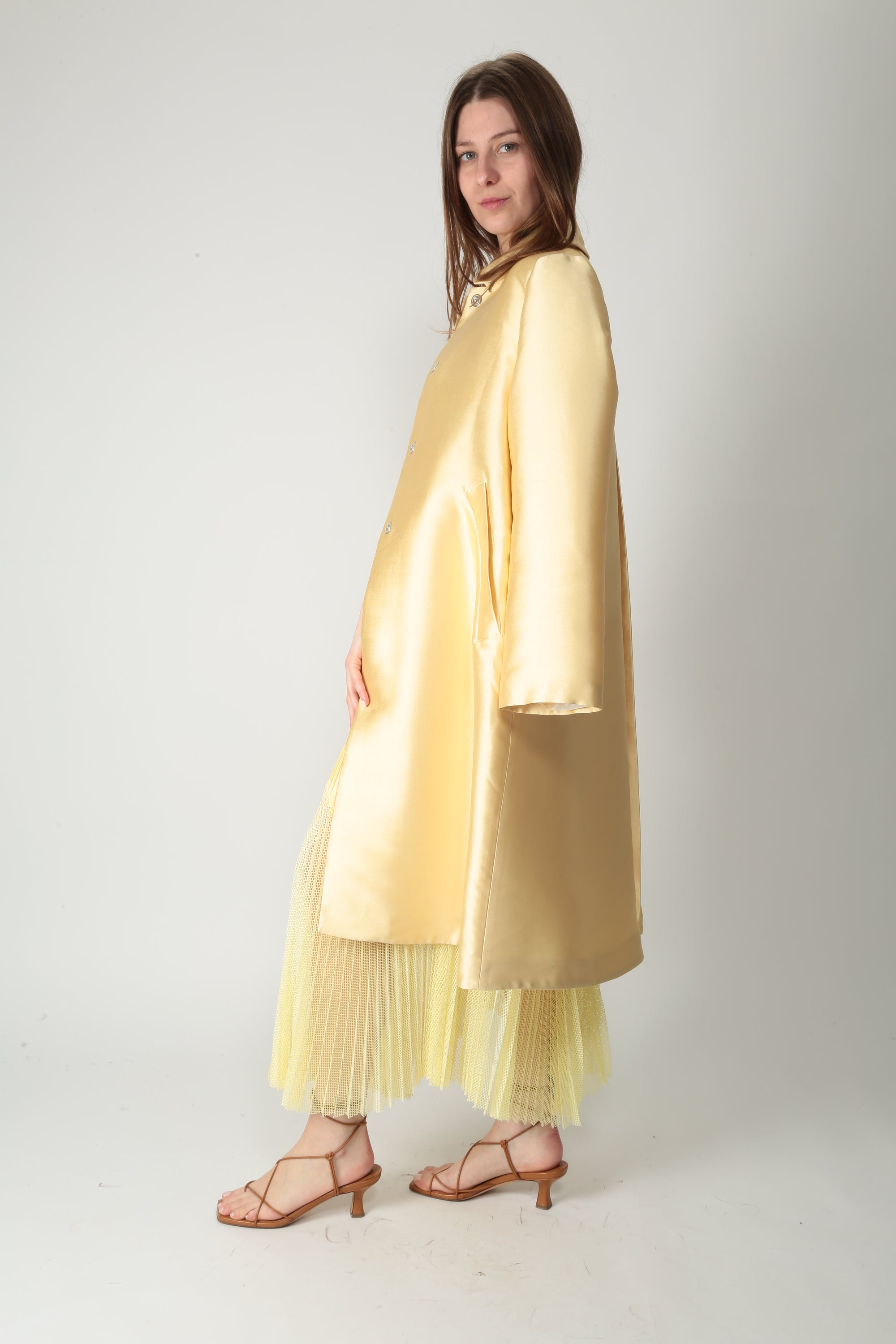 https://admin.shopify.com/store/gulieshop/products/16027972239709#:~:text=https%3A//www.gulieshop.it%20%E2%80%BA%20products%20%E2%80%BA%20beatrice%2Dspolvero%2Dlungo%2D26fe2657mozart