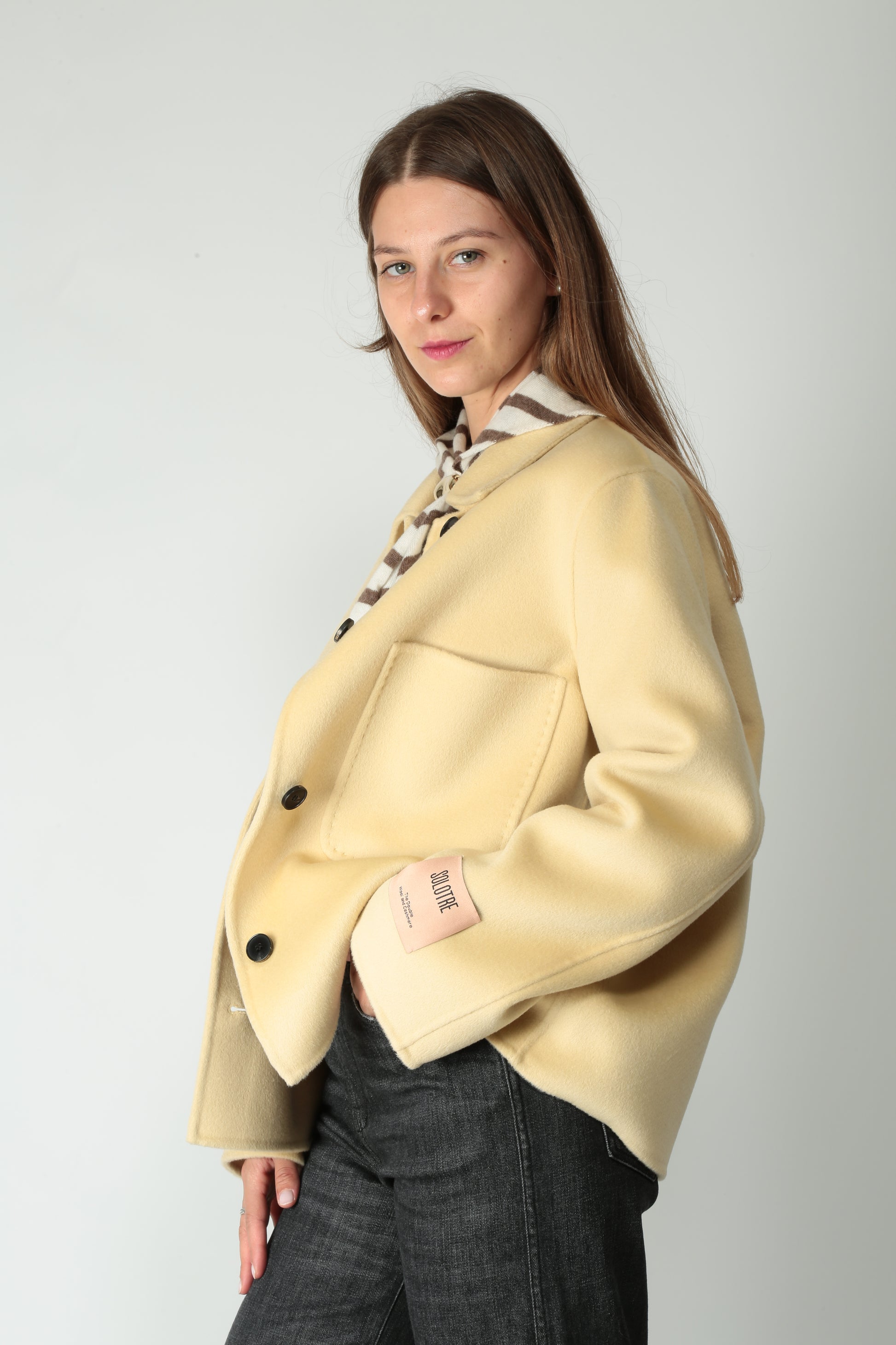 https://admin.shopify.com/store/gulieshop/products/15580039053661#:~:text=https%3A//www.gulieshop.it%20%E2%80%BA%20products%20%E2%80%BA%20solotre%2Dgiacca%2Din%2Dlana%2De%2Dcachemire%2Dm1f0007