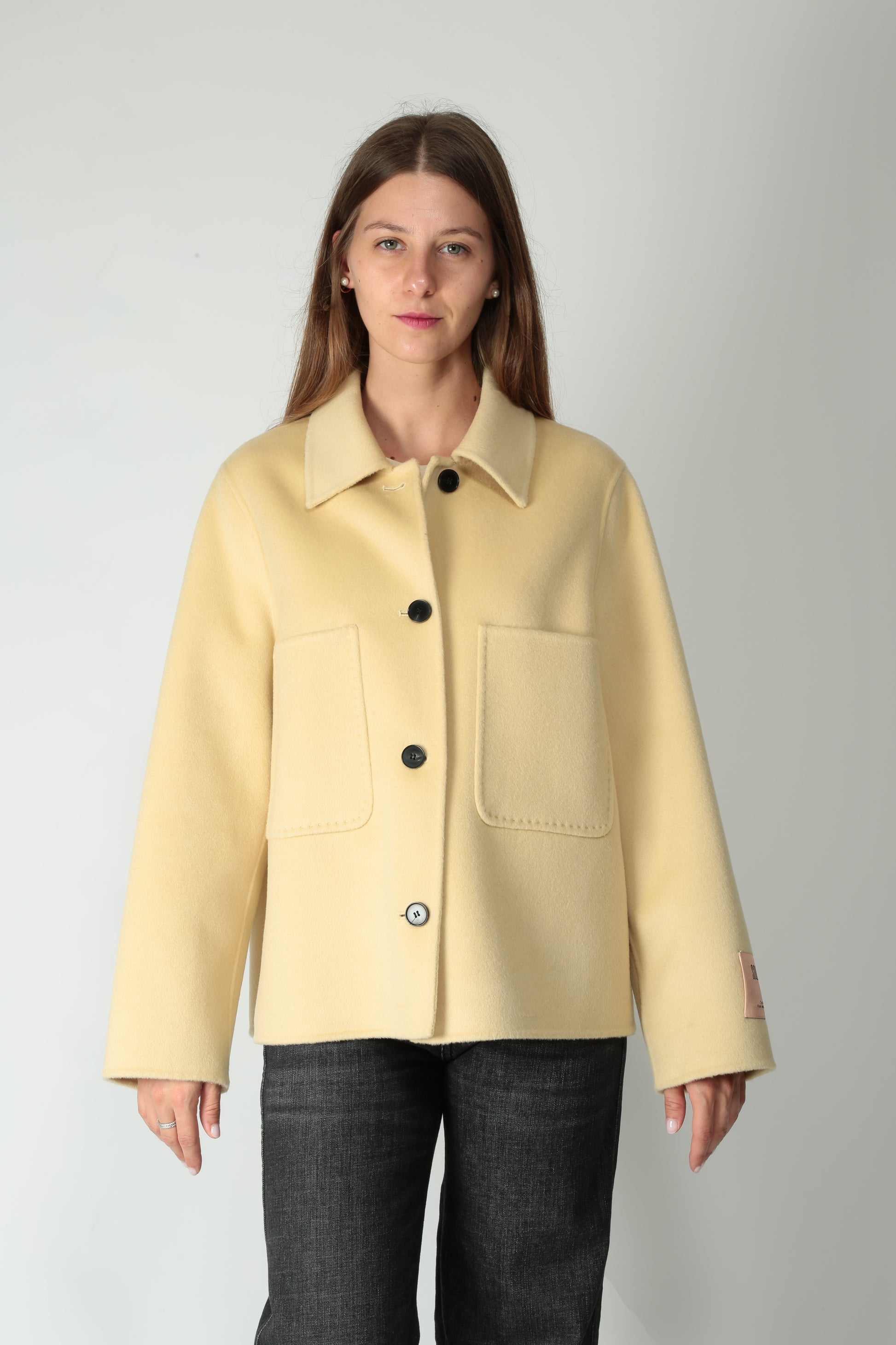 https://admin.shopify.com/store/gulieshop/products/15580039053661#:~:text=https%3A//www.gulieshop.it%20%E2%80%BA%20products%20%E2%80%BA%20solotre%2Dgiacca%2Din%2Dlana%2De%2Dcachemire%2Dm1f0007