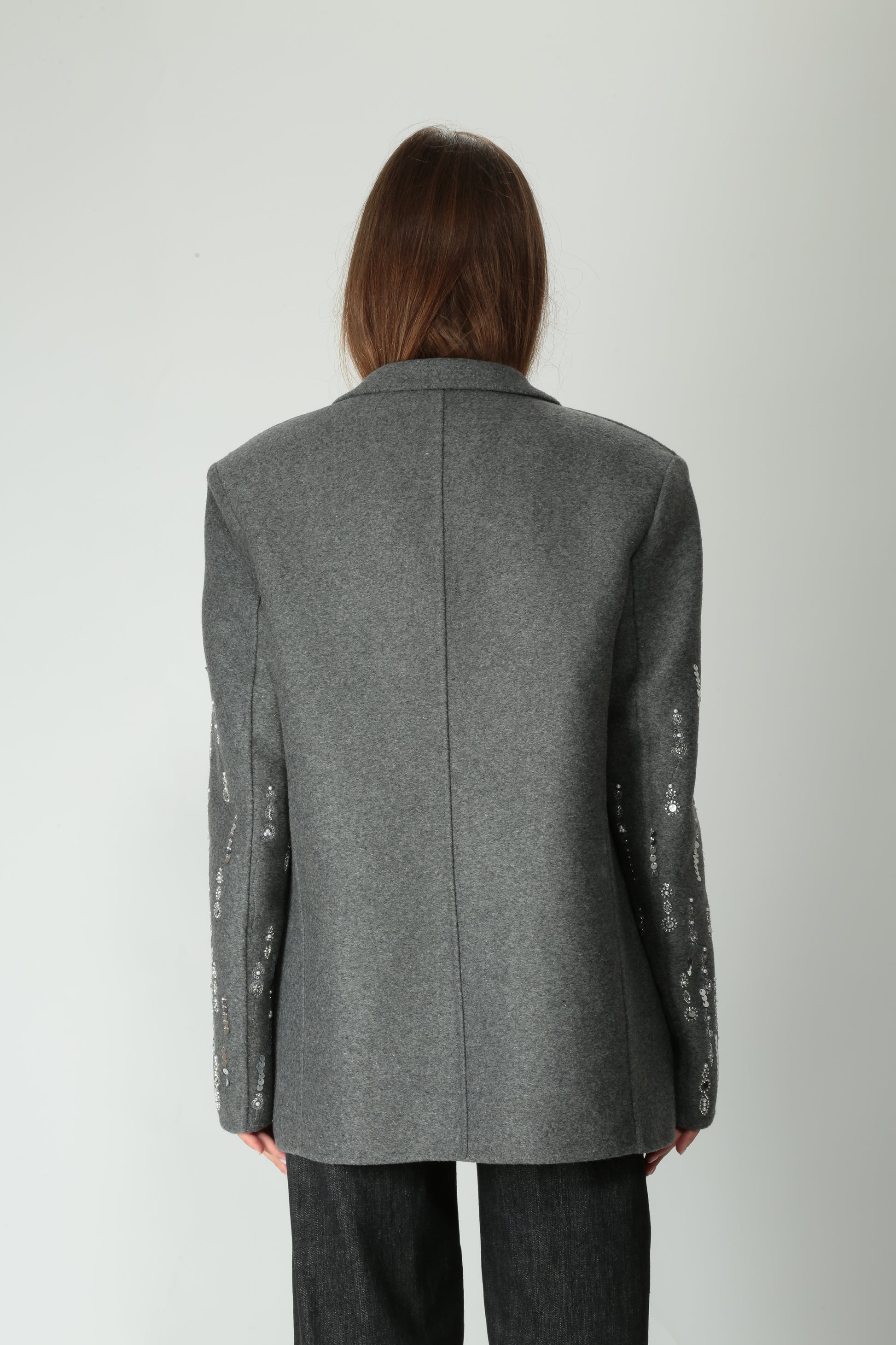 https://admin.shopify.com/store/gulieshop/products/15580039020893#:~:text=https%3A//www.gulieshop.it%20%E2%80%BA%20products%20%E2%80%BA%20solotre%2Dgiacca%2Dcon%2Dpaillettes%2De%2Dperline%2Dm1f0164