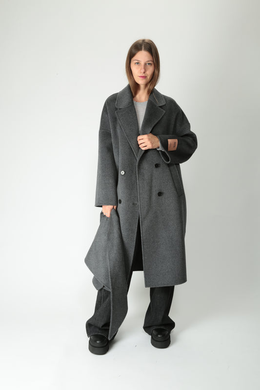 https://admin.shopify.com/store/gulieshop/products/15580038922589#:~:text=https%3A//www.gulieshop.it%20%E2%80%BA%20products%20%E2%80%BA%20solotre%2Dcappotto%2Din%2Dlana%2De%2Dcachemire%2Dm1f001