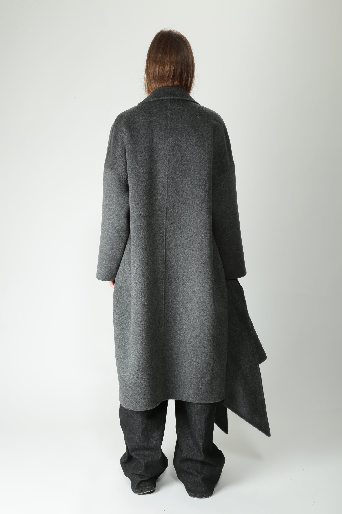 https://admin.shopify.com/store/gulieshop/products/15580038922589#:~:text=https%3A//www.gulieshop.it%20%E2%80%BA%20products%20%E2%80%BA%20solotre%2Dcappotto%2Din%2Dlana%2De%2Dcachemire%2Dm1f001
