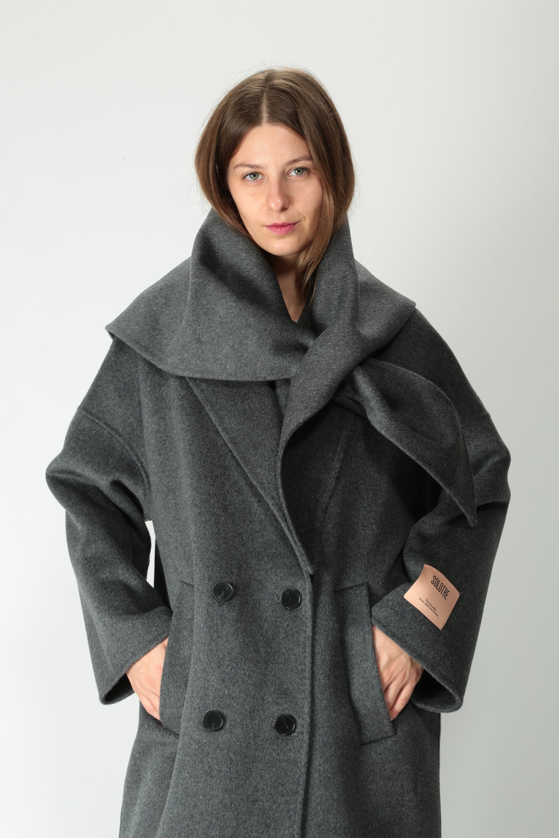https://admin.shopify.com/store/gulieshop/products/15580038922589#:~:text=https%3A//www.gulieshop.it%20%E2%80%BA%20products%20%E2%80%BA%20solotre%2Dcappotto%2Din%2Dlana%2De%2Dcachemire%2Dm1f001