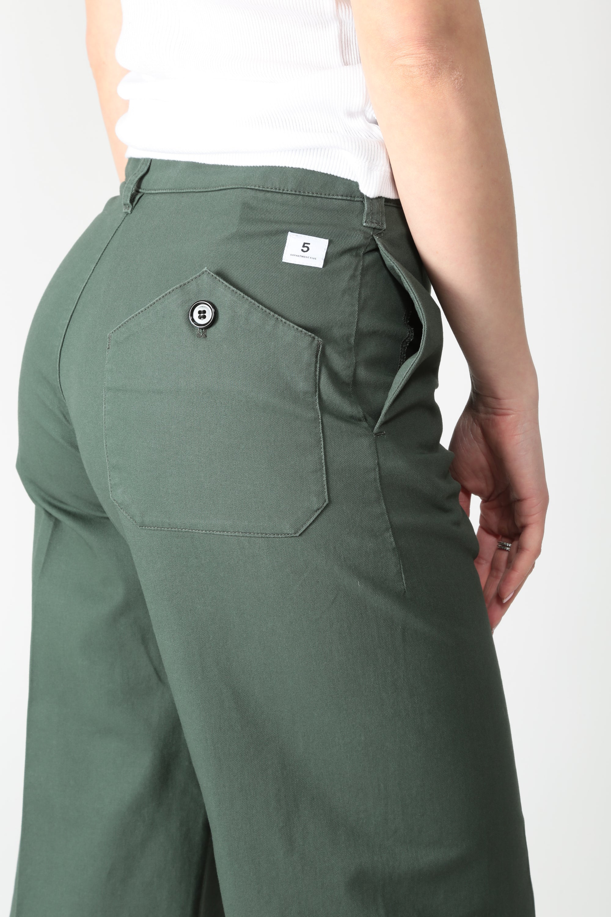https://admin.shopify.com/store/gulieshop/products/15996605694301#:~:text=https%3A//www.gulieshop.it%20%E2%80%BA%20products%20%E2%80%BA%20department%2D5%2Dpantaloni%2Ddue%2Dpant%2Ddp05152m2ts0202187%2D1
