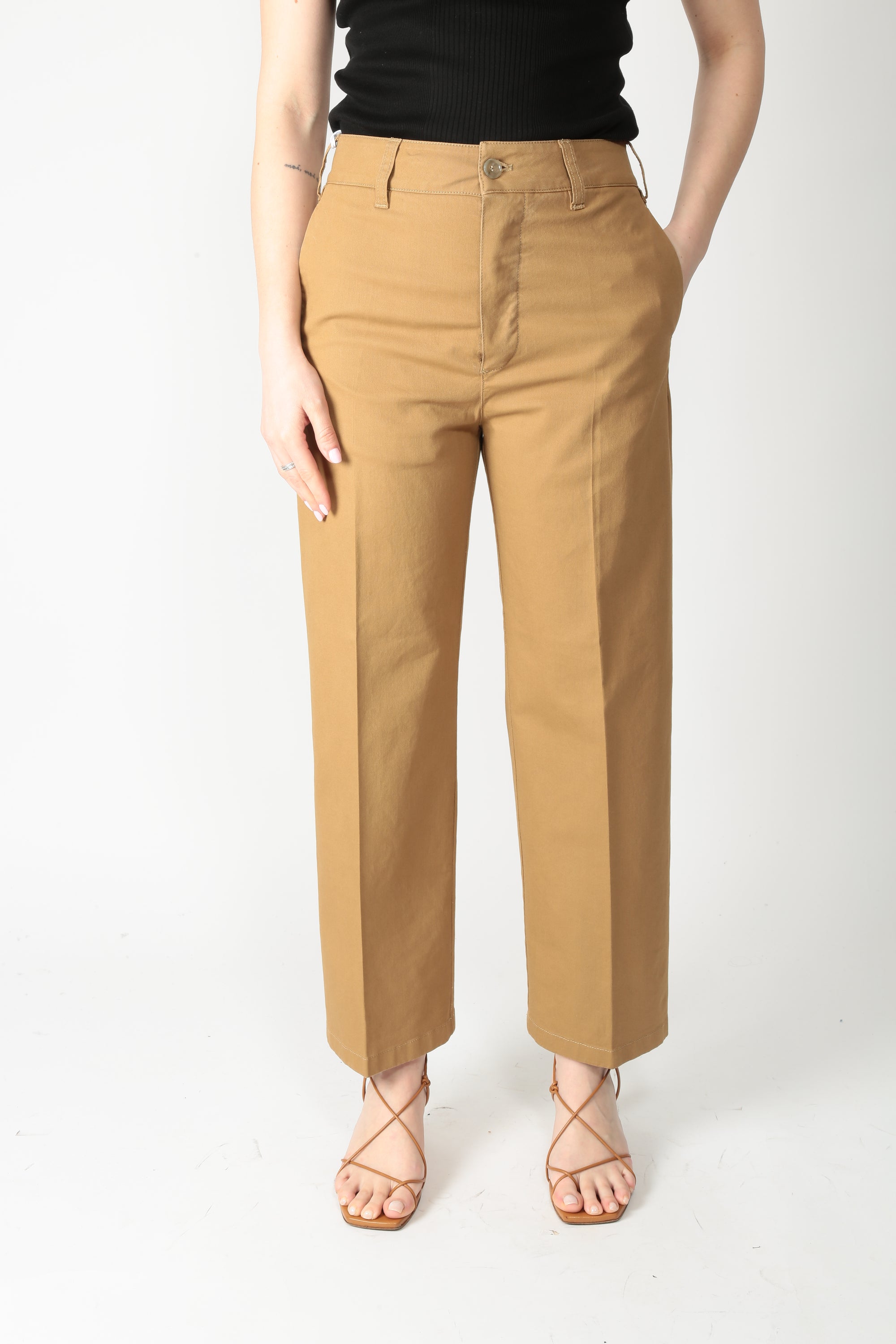 https://admin.shopify.com/store/gulieshop/products/15996605530461#:~:text=https%3A//www.gulieshop.it%20%E2%80%BA%20products%20%E2%80%BA%20department%2D5%2Dpantaloni%2Ddue%2Dpant%2Ddp05152m2ts0202187