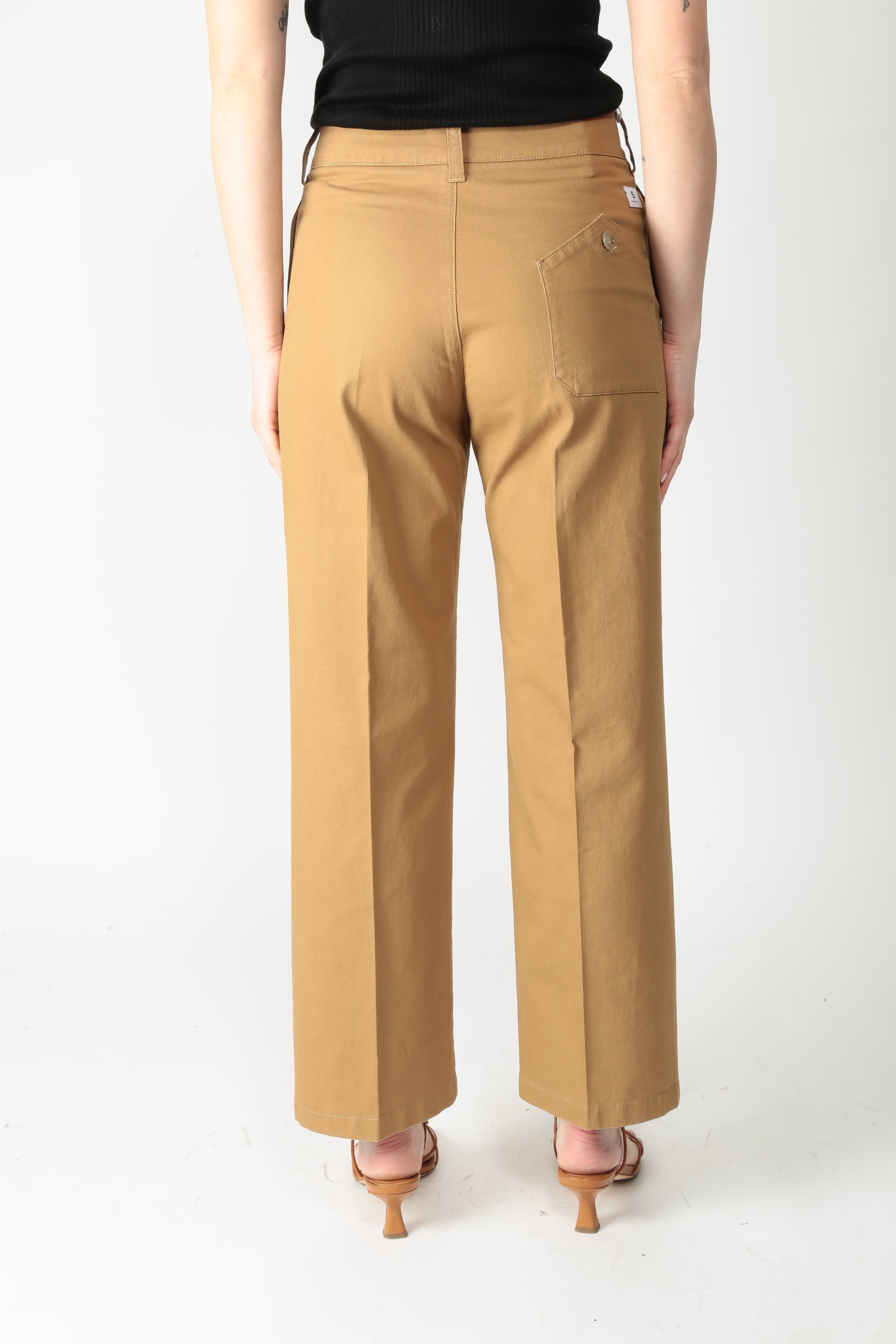 https://admin.shopify.com/store/gulieshop/products/15996605530461#:~:text=https%3A//www.gulieshop.it%20%E2%80%BA%20products%20%E2%80%BA%20department%2D5%2Dpantaloni%2Ddue%2Dpant%2Ddp05152m2ts0202187