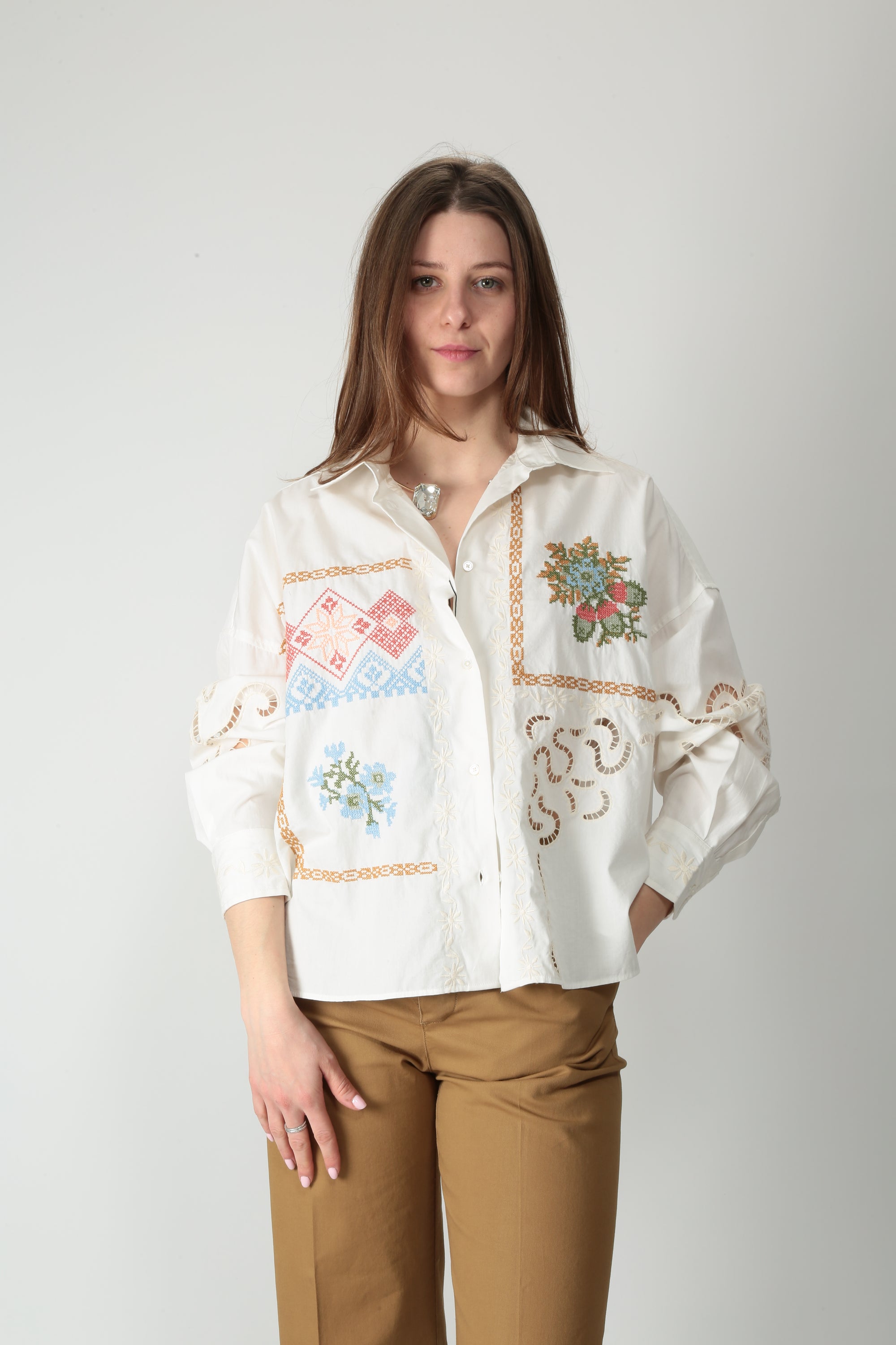 https://admin.shopify.com/store/gulieshop/products/16025718620509#:~:text=https%3A//www.gulieshop.it%20%E2%80%BA%20products%20%E2%80%BA%20maxmara%2Dweekend%2Dcamicia%2Dcopn%2Dricamo%2Dwkdfonte