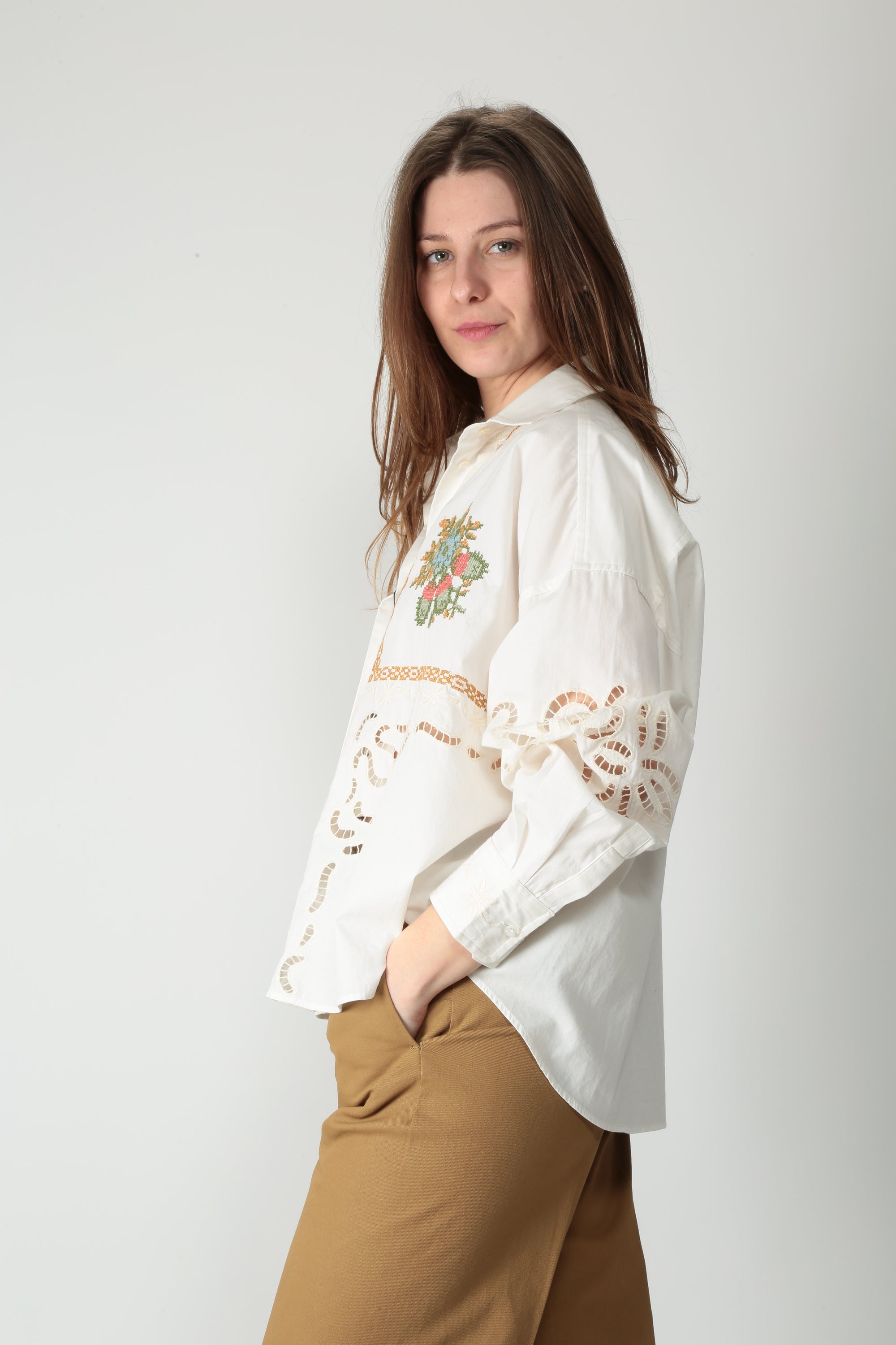 https://admin.shopify.com/store/gulieshop/products/16025718620509#:~:text=https%3A//www.gulieshop.it%20%E2%80%BA%20products%20%E2%80%BA%20maxmara%2Dweekend%2Dcamicia%2Dcopn%2Dricamo%2Dwkdfonte