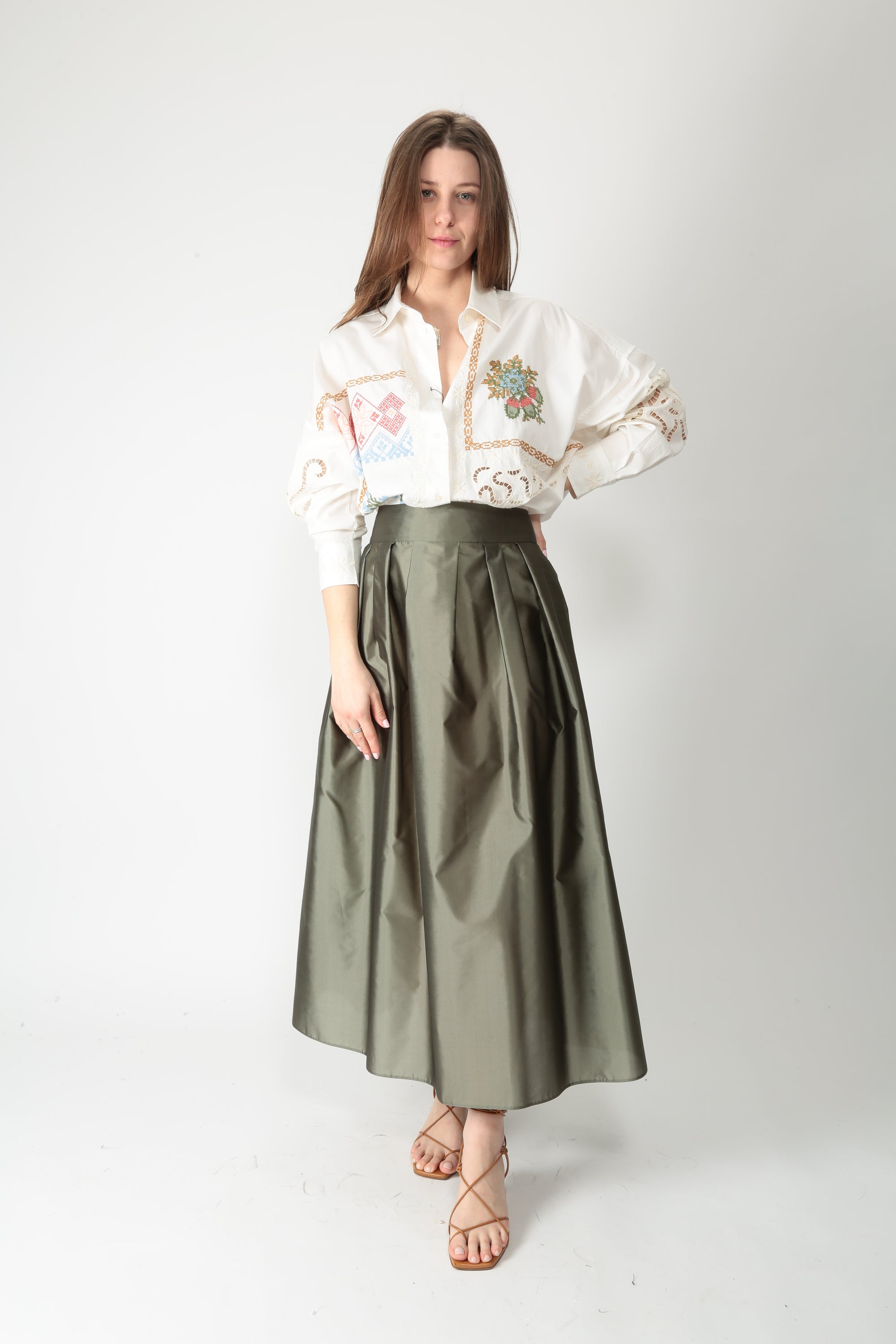 https://admin.shopify.com/store/gulieshop/products/16025718620509#:~:text=https%3A//www.gulieshop.it%20%E2%80%BA%20products%20%E2%80%BA%20maxmara%2Dweekend%2Dcamicia%2Dcopn%2Dricamo%2Dwkdfonte