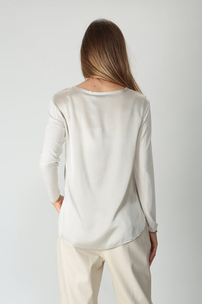 https://admin.shopify.com/store/gulieshop/products/9890716746077#:~:text=https%3A//www.gulieshop.it%20%E2%80%BA%20products%20%E2%80%BA%20maida%2Dmila%2Dt%2Dshirt%2Din%2Dseta%2Dmanica%2Dlunga%2D245m1004