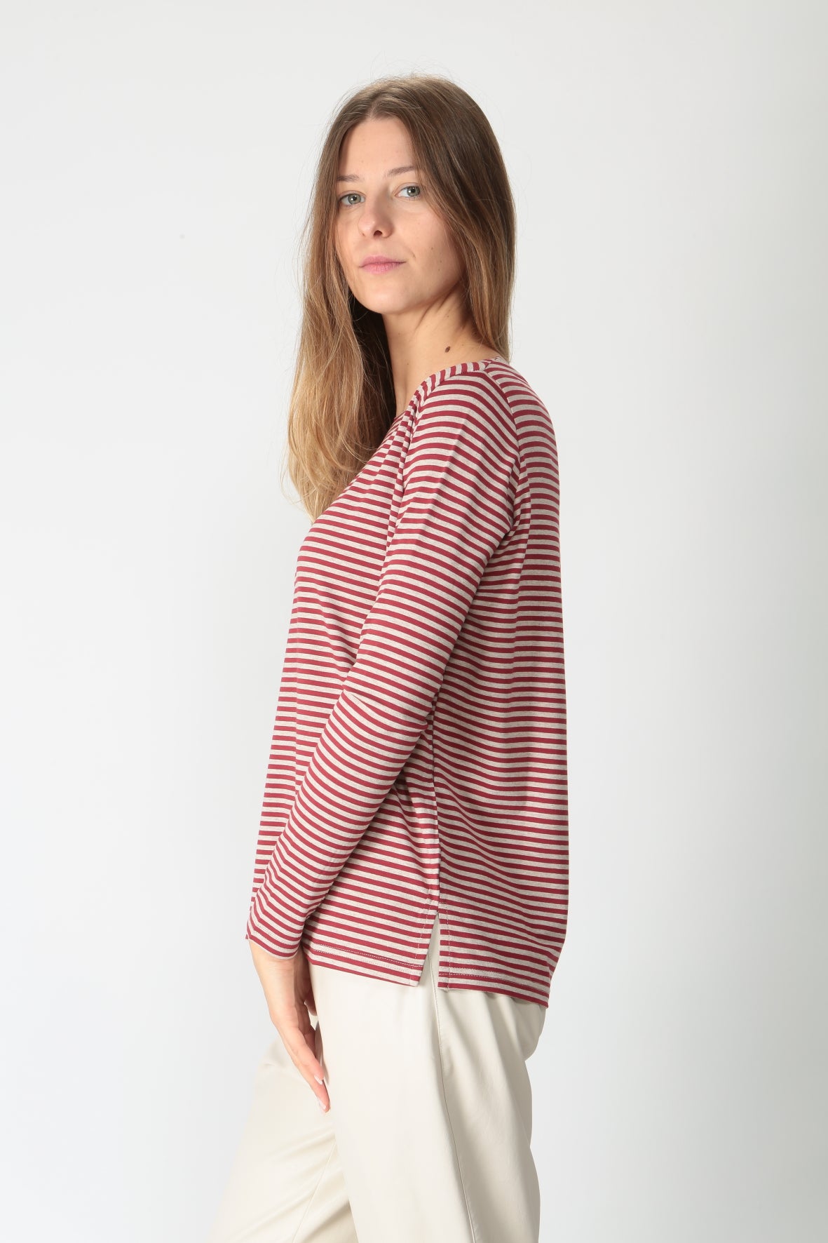 https://admin.shopify.com/store/gulieshop/products/9890716516701#:~:text=https%3A//www.gulieshop.it%20%E2%80%BA%20products%20%E2%80%BA%20maida%2Dmila%2Dmaglia%2Din%2Dviscosa%2D245m5042%2D1