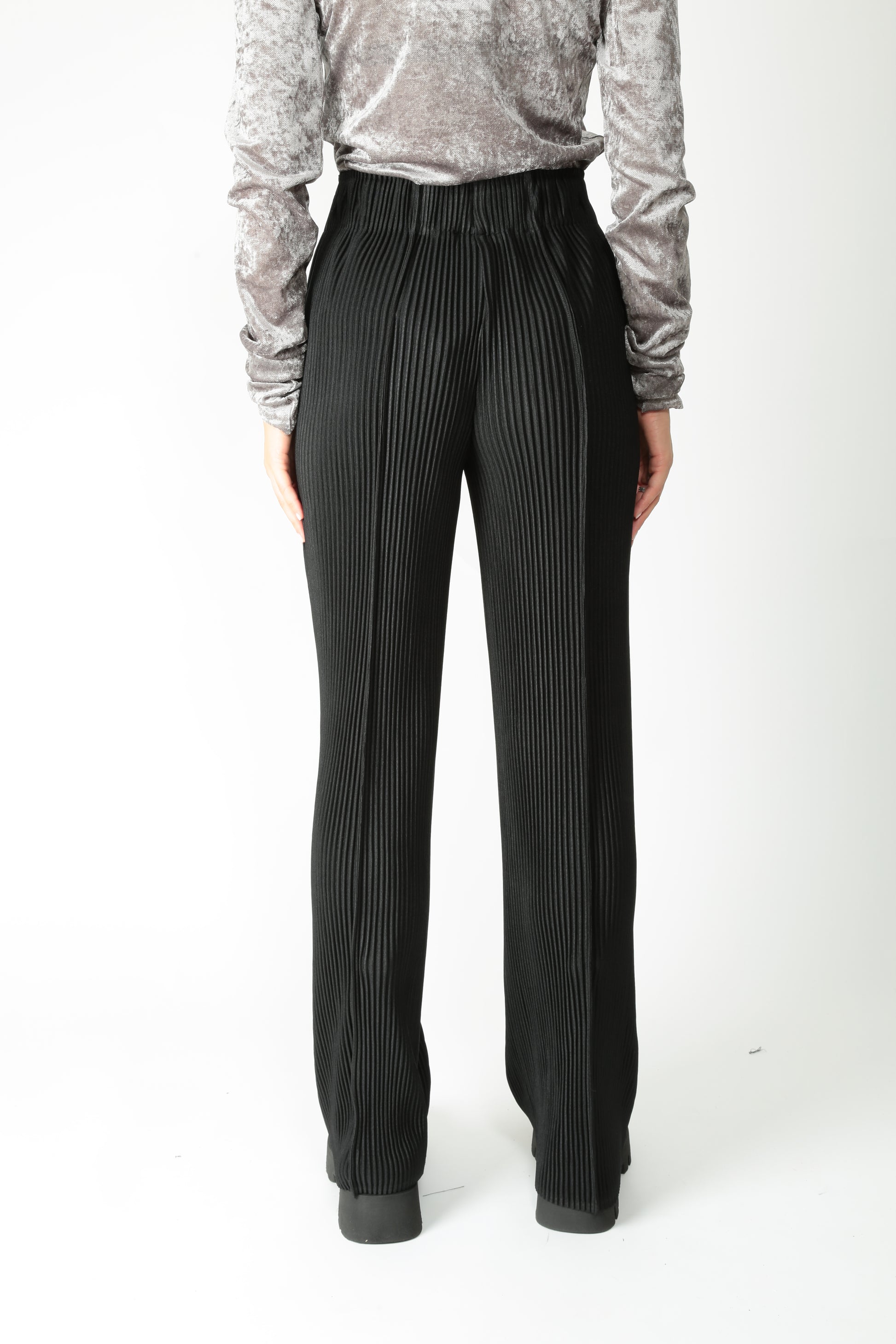 https://admin.shopify.com/store/gulieshop/products/15579496120669#:~:text=https%3A//www.gulieshop.it%20%E2%80%BA%20products%20%E2%80%BA%20meimeij%2Dpantalone%2Dplisse%2Dm5fy22