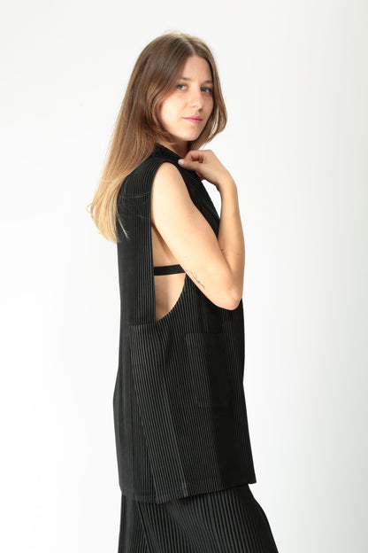 https://admin.shopify.com/store/gulieshop/products/15579496055133#:~:text=https%3A//www.gulieshop.it%20%E2%80%BA%20products%20%E2%80%BA%20meimeij%2Dgilet%2Dplisse%2Dm5fy19
