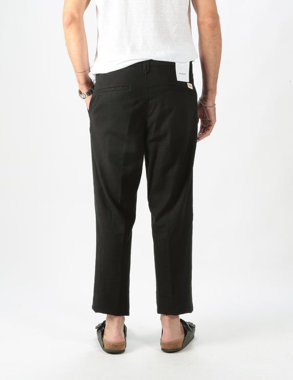 https://admin.shopify.com/store/gulieshop/products/8391563379037#:~:text=Invia-,Officina%2036%20Pantalone%20in%20lino%20e%20viscosa%202258F%20Brunale,-Contenuto%20multimediale%201