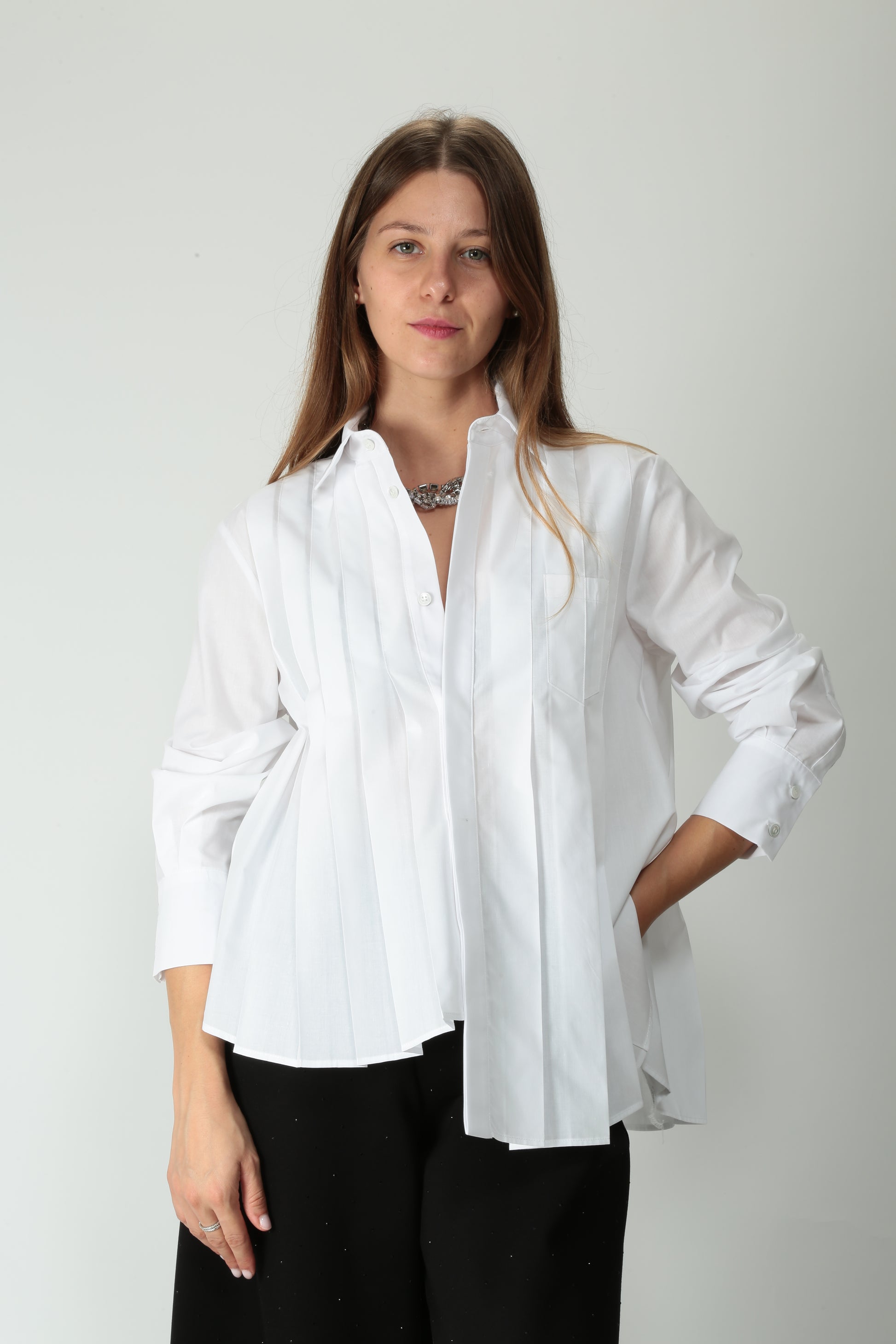 https://admin.shopify.com/store/gulieshop/products/15579496579421#:~:text=https%3A//www.gulieshop.it%20%E2%80%BA%20products%20%E2%80%BA%20meimeij%2Dcamicia%2Dcon%2Dpieghe%2Dm5fu01