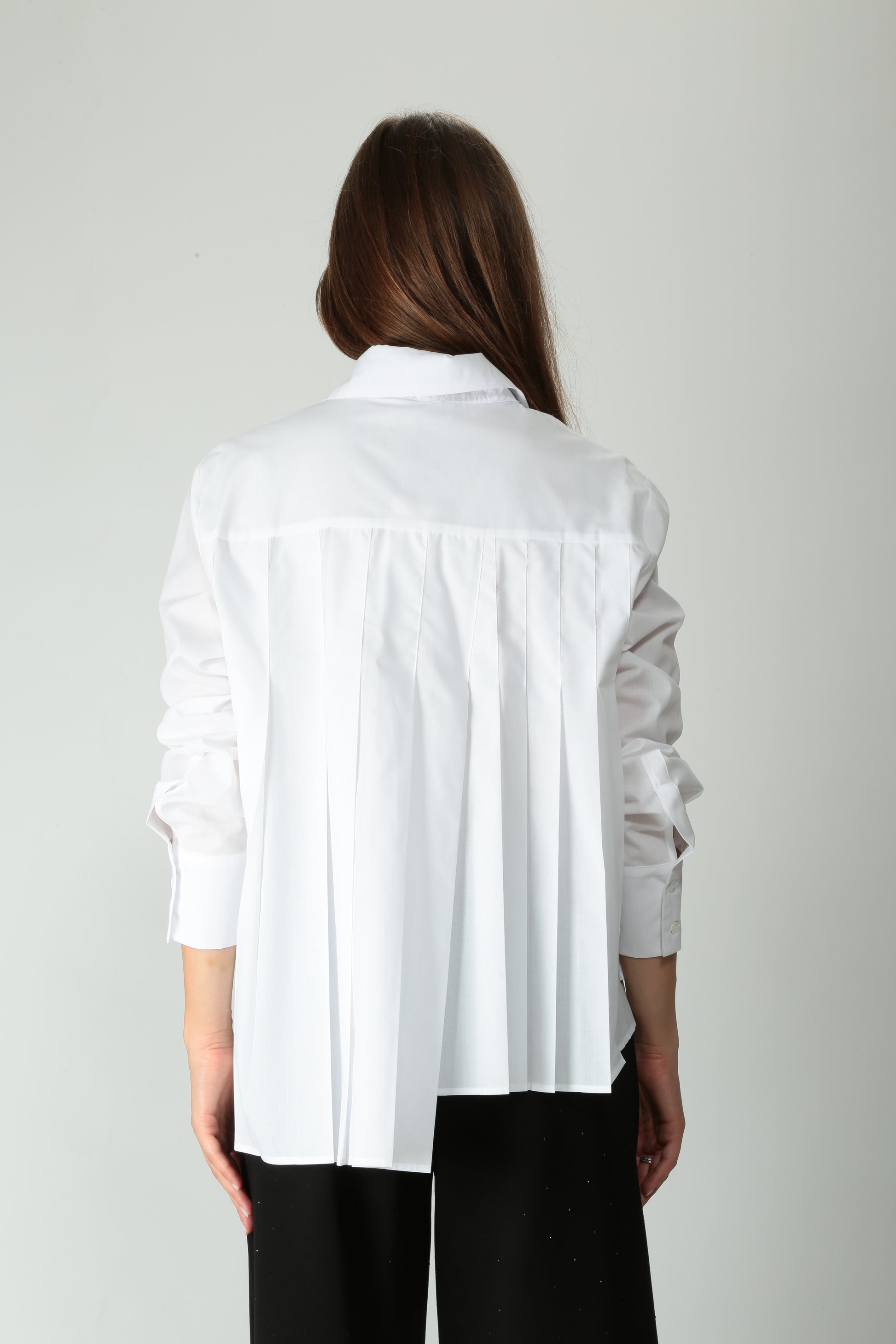 https://admin.shopify.com/store/gulieshop/products/15579496579421#:~:text=https%3A//www.gulieshop.it%20%E2%80%BA%20products%20%E2%80%BA%20meimeij%2Dcamicia%2Dcon%2Dpieghe%2Dm5fu01