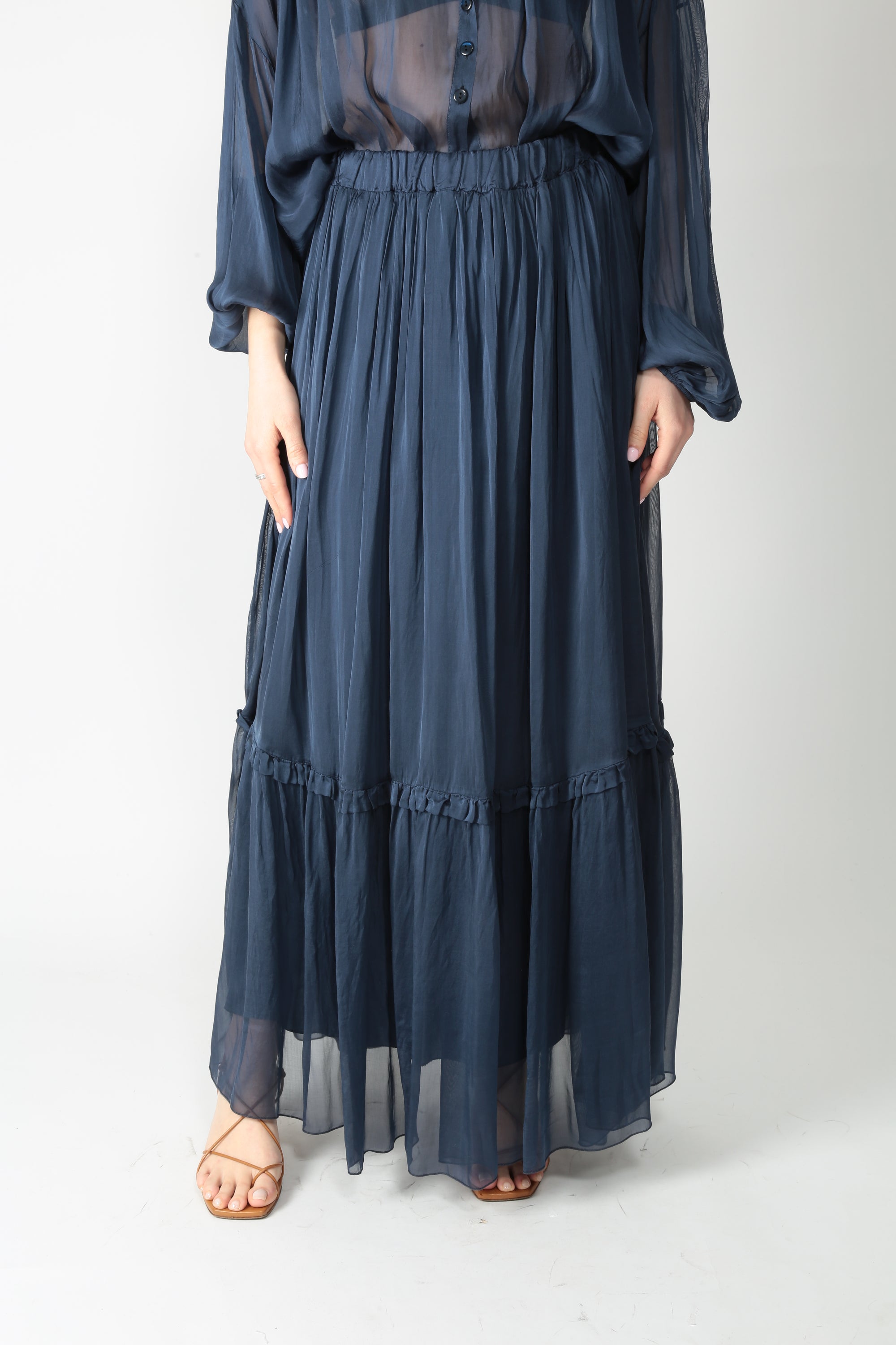 https://admin.shopify.com/store/gulieshop/products/16028211708253#:~:text=https%3A//www.gulieshop.it%20%E2%80%BA%20products%20%E2%80%BA%20solotre%2Dgonna%2Dlunga%2Dmisto%2Dseta%2Dm1ab0199