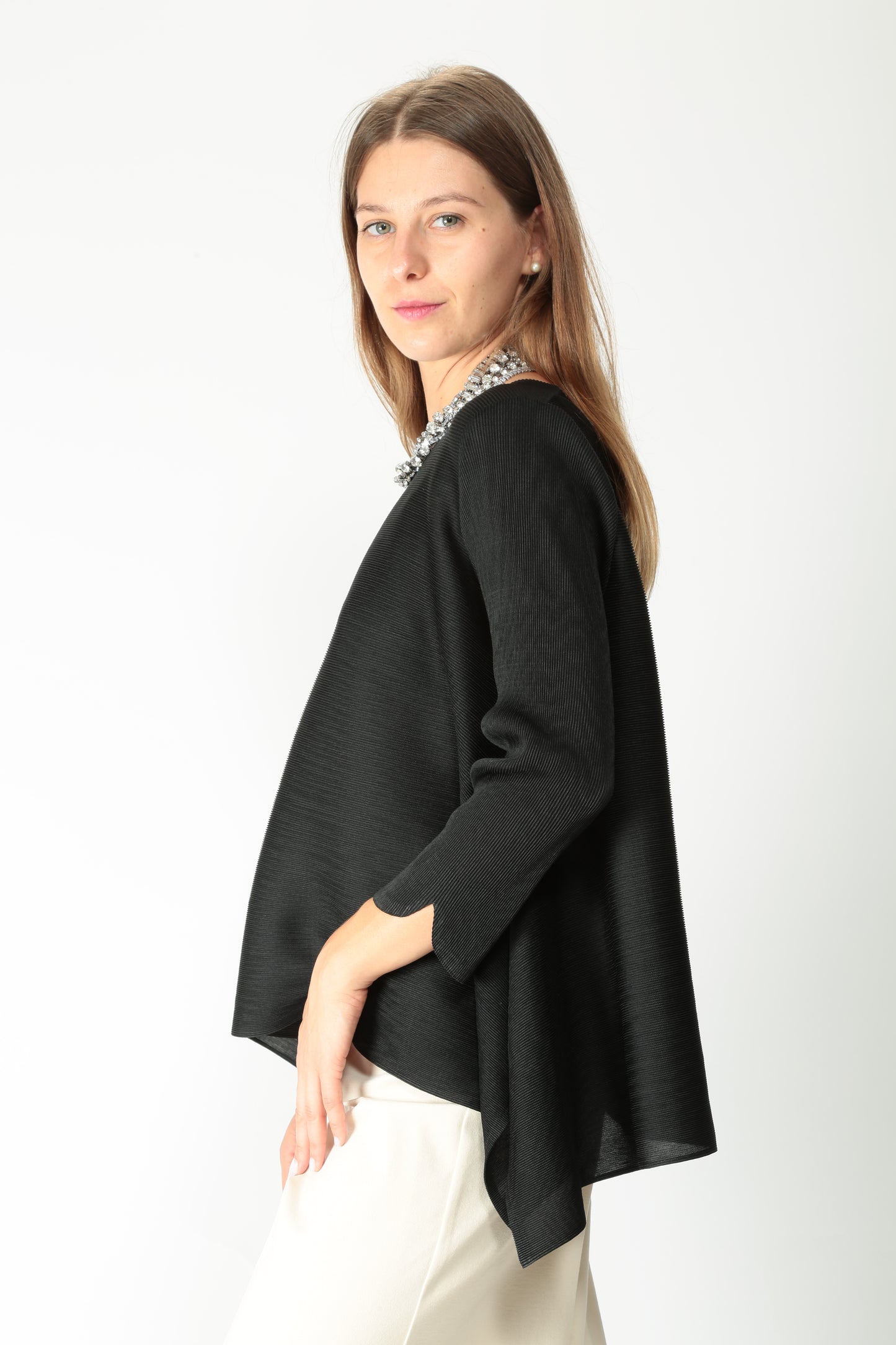 https://admin.shopify.com/store/gulieshop/products/15579496251741#:~:text=https%3A//www.gulieshop.it%20%E2%80%BA%20products%20%E2%80%BA%20meimeij%2Dblusa%2Dplisse%2Dm5fy03