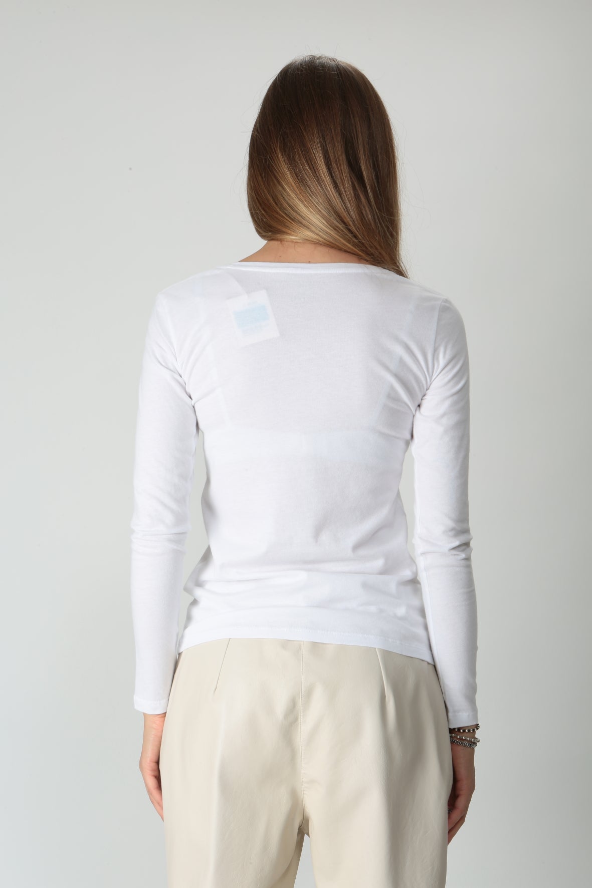 https://admin.shopify.com/store/gulieshop/products/9877541028189#:~:text=https%3A//www.gulieshop.it%20%E2%80%BA%20products%20%E2%80%BA%20majestic%2Dt%2Dshirt%2Din%2Dcotone%2Ddeluxe%2Dm007%2Dfts037