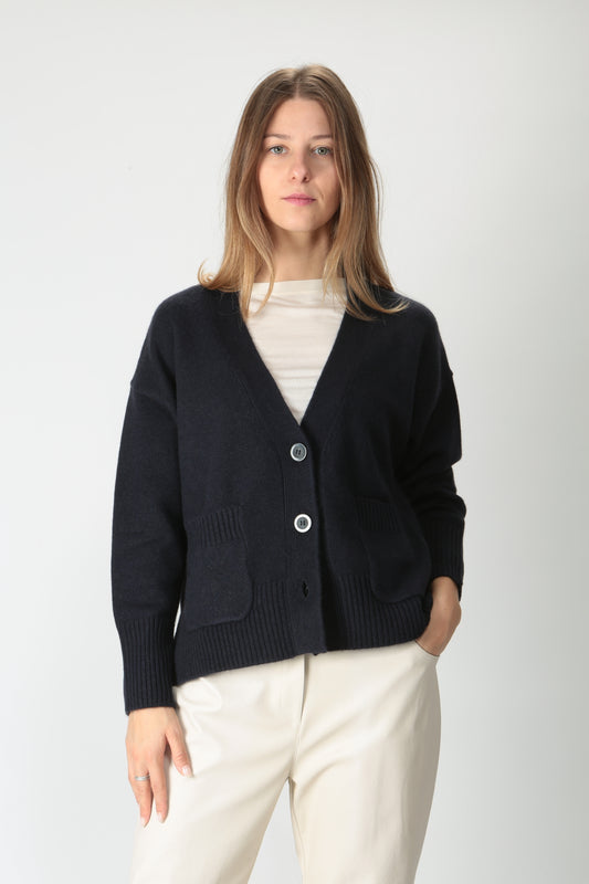 https://admin.shopify.com/store/gulieshop/products/9890694463837#:~:text=https%3A//www.gulieshop.it%20%E2%80%BA%20products%20%E2%80%BA%20purotatto%2Dcardigan%2Din%2Dcachemire%2Dfw240612121