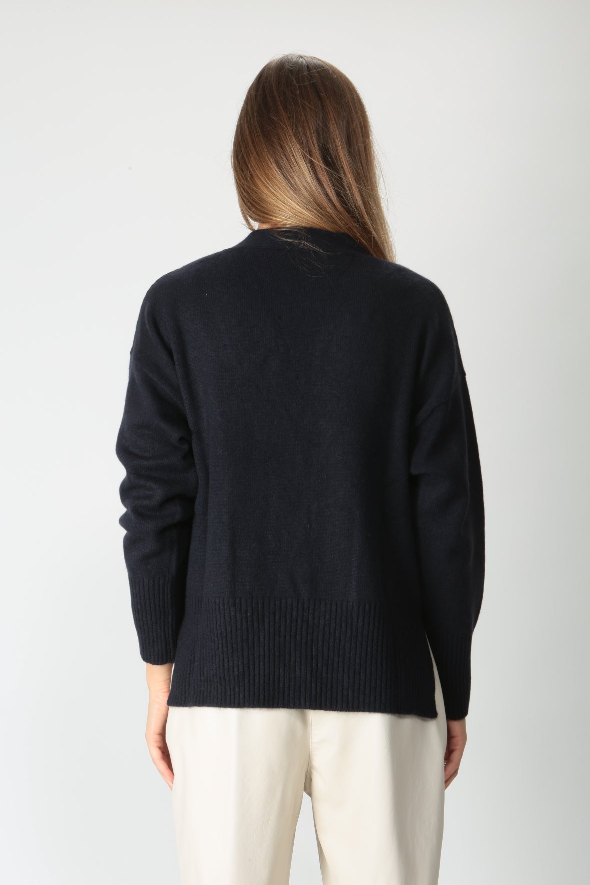 https://admin.shopify.com/store/gulieshop/products/9890694463837#:~:text=https%3A//www.gulieshop.it%20%E2%80%BA%20products%20%E2%80%BA%20purotatto%2Dcardigan%2Din%2Dcachemire%2Dfw240612121