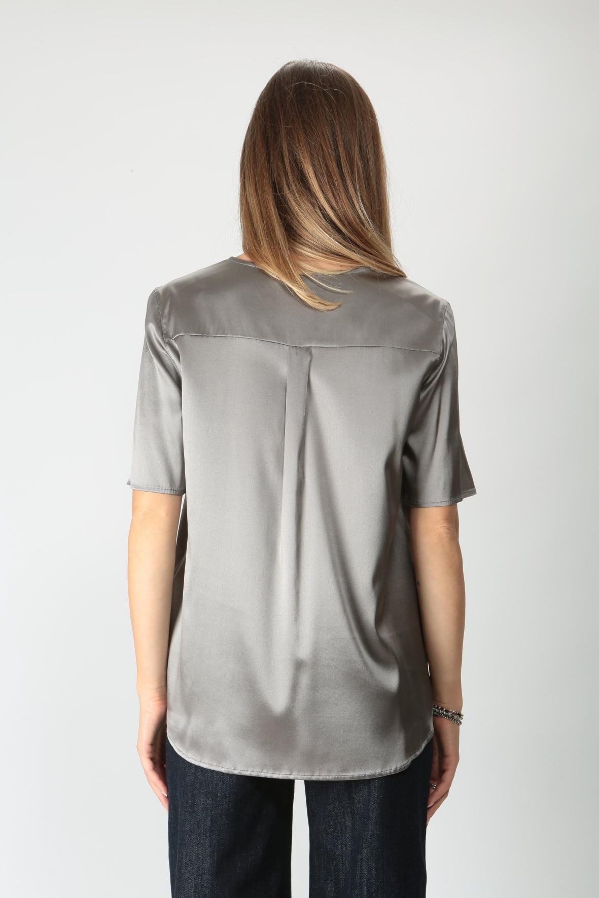 https://admin.shopify.com/store/gulieshop/products/9890693906781#:~:text=https%3A//www.gulieshop.it%20%E2%80%BA%20products%20%E2%80%BA%20purotatto%2Dt%2Dshirt%2Din%2Dseta%2Delasticizzata%2Dfw240281909