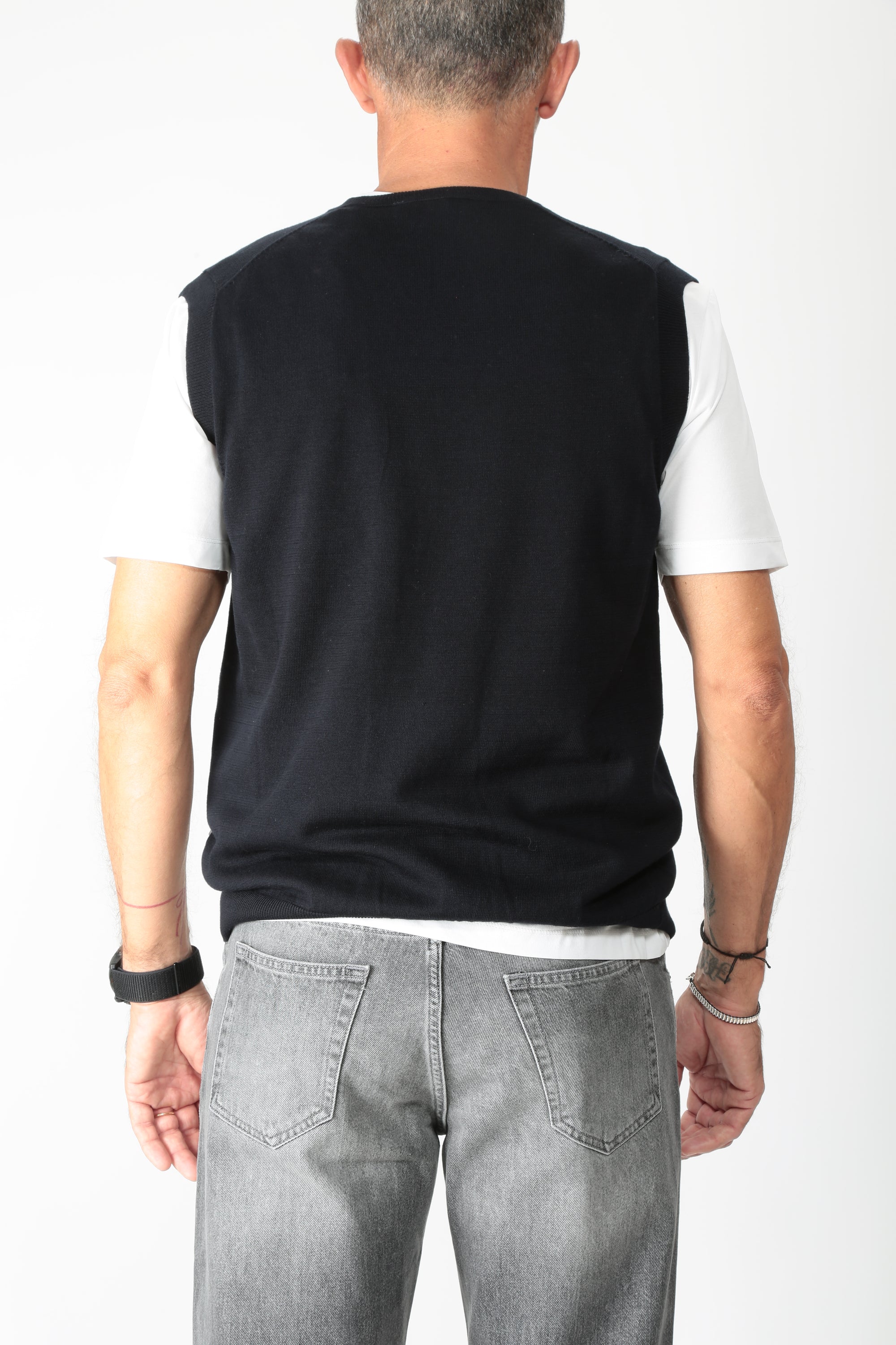 https://admin.shopify.com/store/gulieshop/products/16014678458717#:~:text=https%3A//www.gulieshop.it%20%E2%80%BA%20products%20%E2%80%BA%20hamaki%2Dho%2Dgilet%2Din%2Dcotone%2Dme3207h