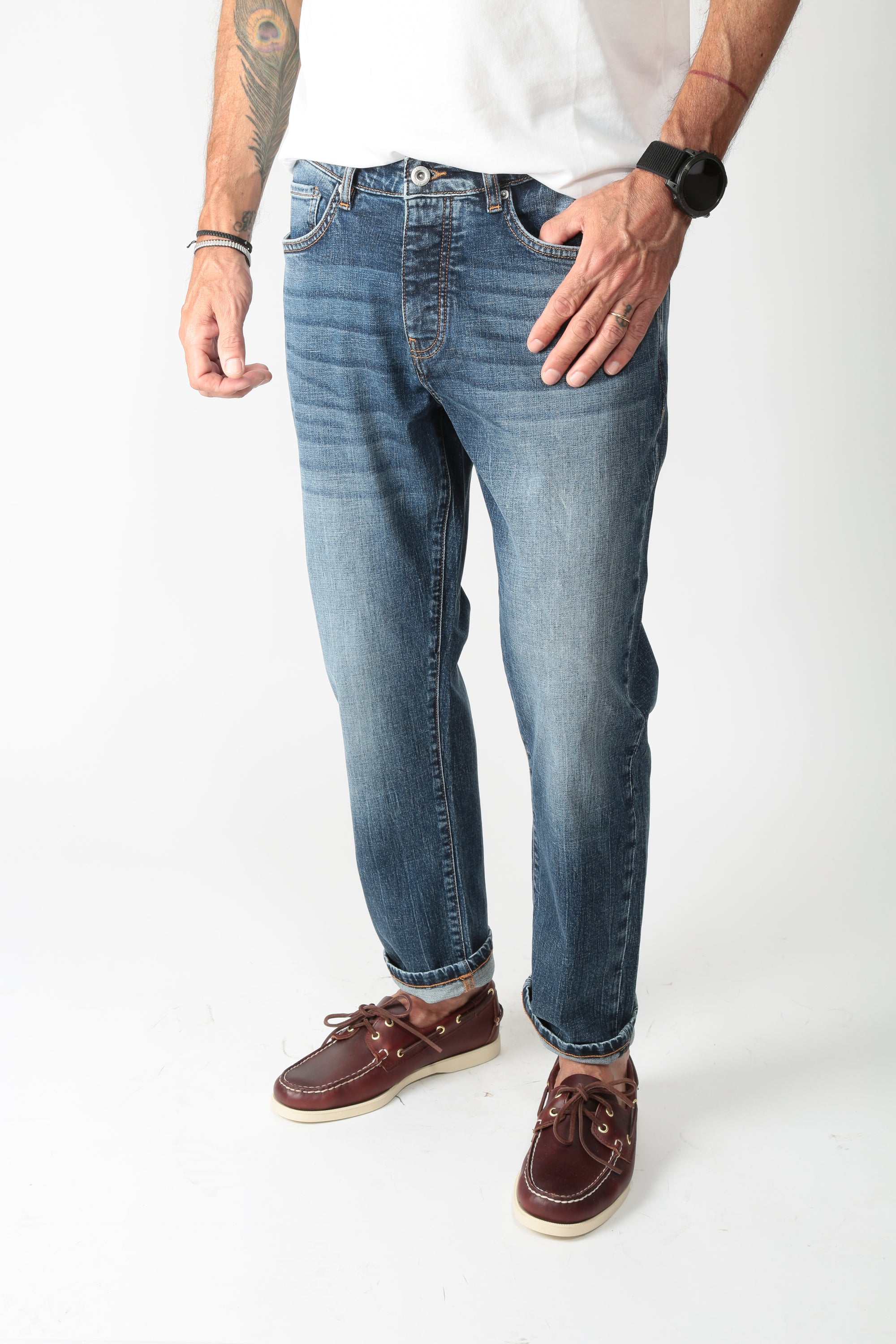 https://admin.shopify.com/store/gulieshop/products/16014679376221#:~:text=https%3A//www.gulieshop.it%20%E2%80%BA%20products%20%E2%80%BA%20hamaki%2Dho%2Djeans%2Dloose%2Dfit%2Dpje1811h