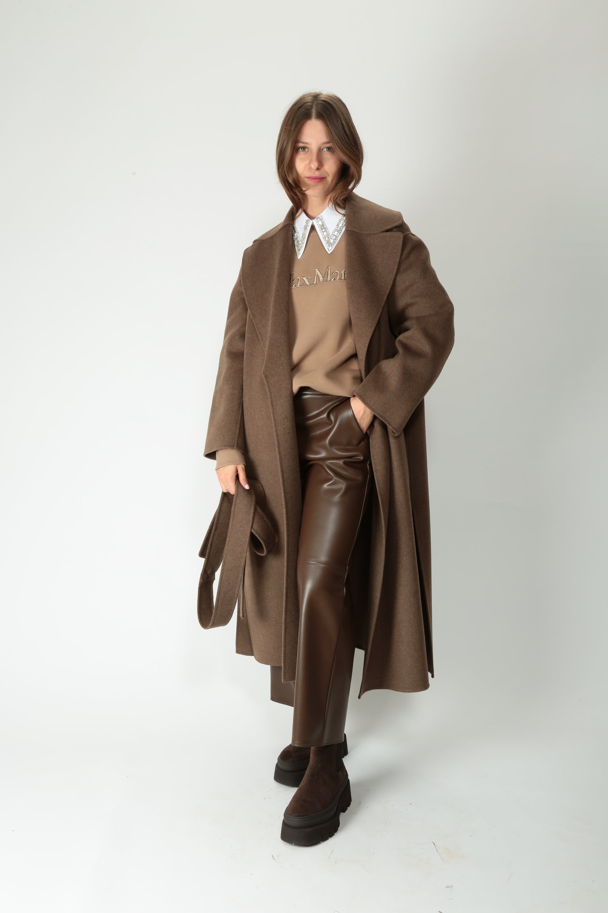 https://admin.shopify.com/store/gulieshop/products/15526146212189#:~:text=https%3A//www.gulieshop.it%20%E2%80%BA%20products%20%E2%80%BA%20s%2Dmaxmara%2Dcappotto%2Dlungo%2Da%2Dvestaglia%2Dcuore