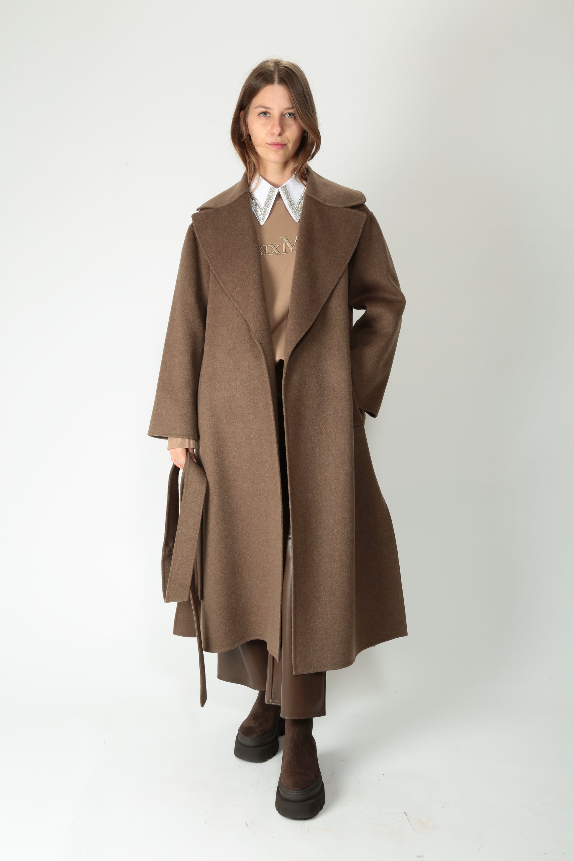 https://admin.shopify.com/store/gulieshop/products/15526146212189#:~:text=https%3A//www.gulieshop.it%20%E2%80%BA%20products%20%E2%80%BA%20s%2Dmaxmara%2Dcappotto%2Dlungo%2Da%2Dvestaglia%2Dcuore