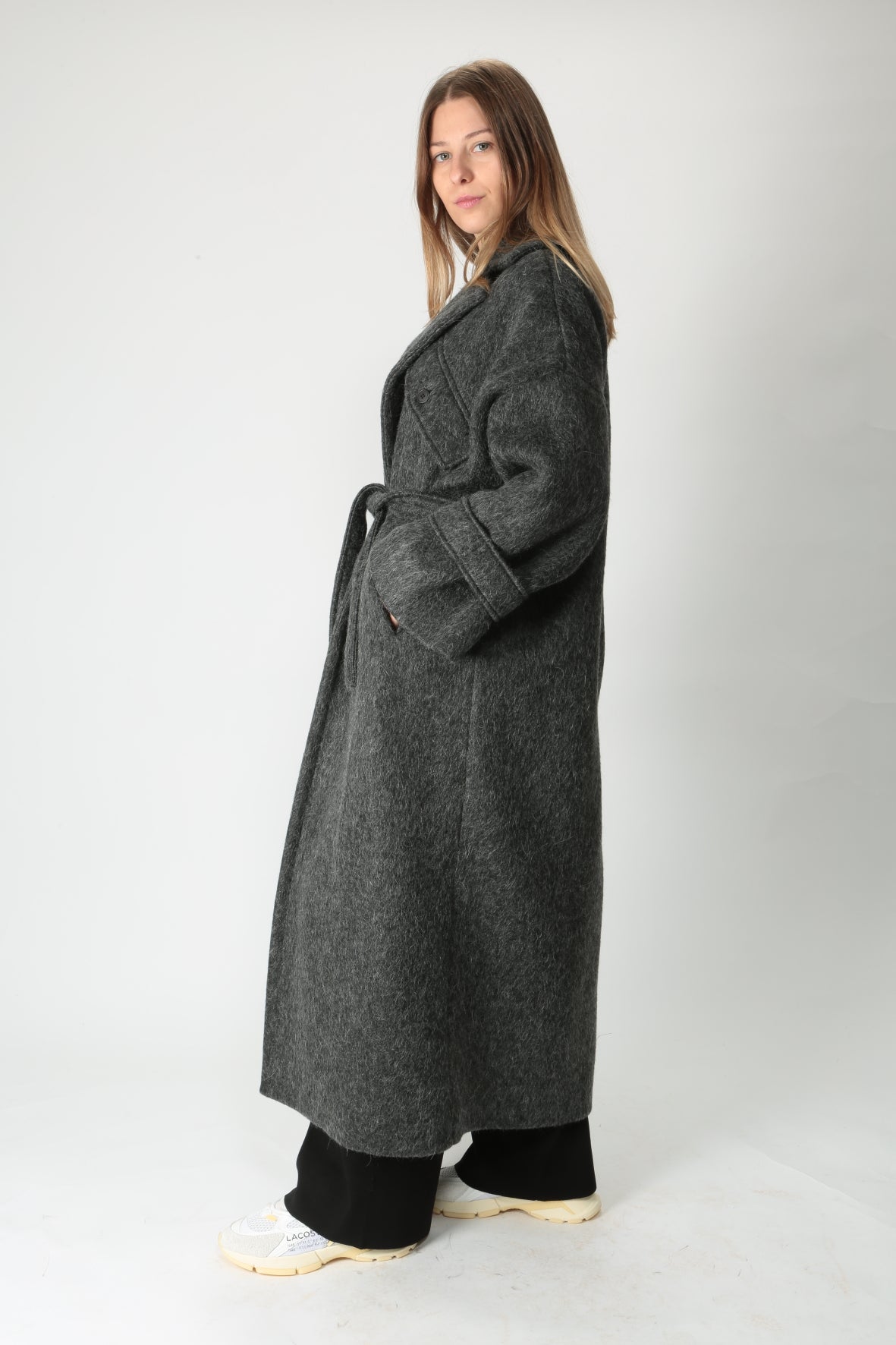 https://admin.shopify.com/store/gulieshop/products/9843461161309#:~:text=https%3A//www.gulieshop.it%20%E2%80%BA%20products%20%E2%80%BA%20the%2Dm%2Dcappotto%2Dlungo%2Da%2Dvestaglia%2Dlora91