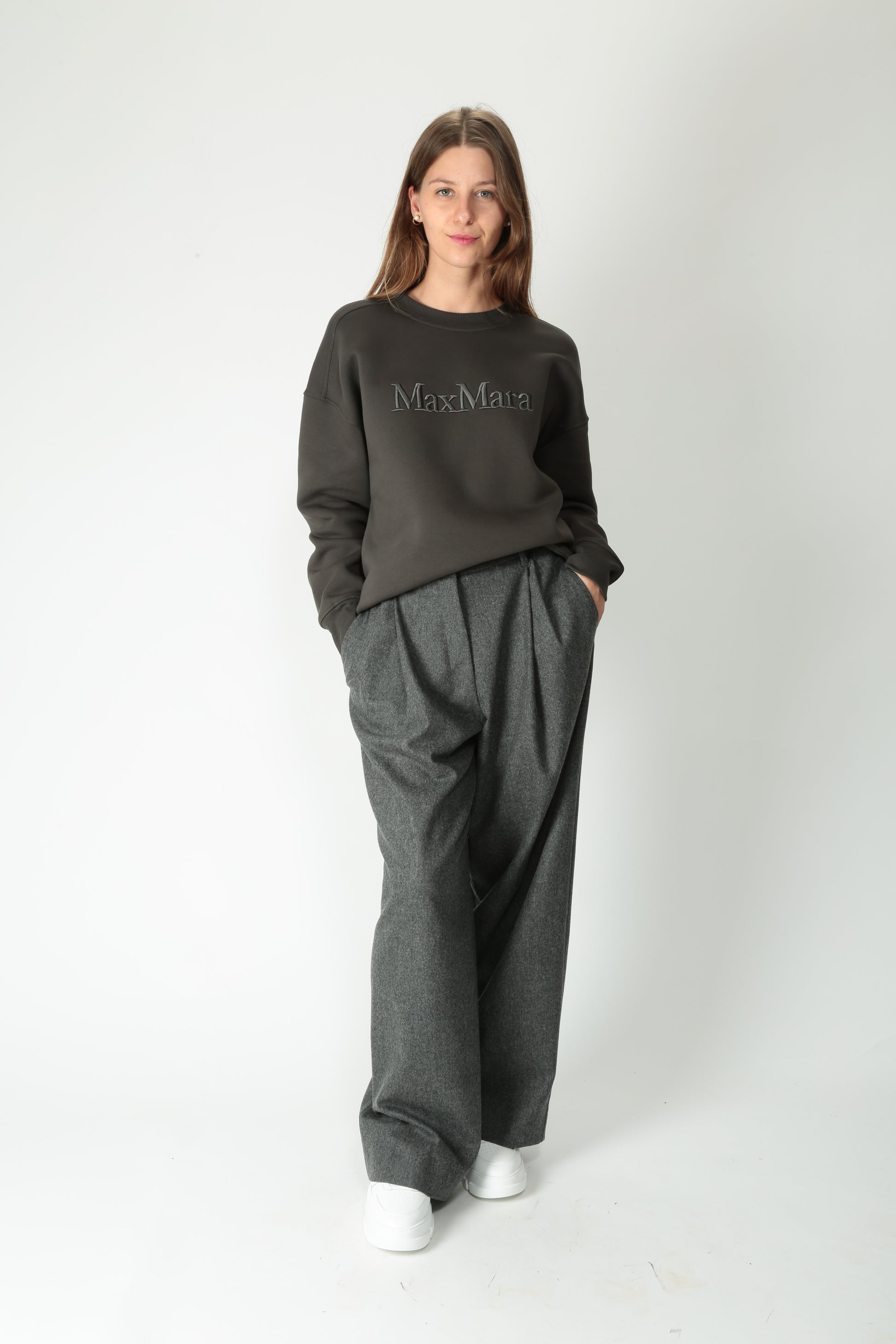 https://admin.shopify.com/store/gulieshop/products/15526146113885#:~:text=https%3A//www.gulieshop.it%20%E2%80%BA%20products%20%E2%80%BA%20s%2Dmaxmara%2Dfelpa%2Dcon%2Dtaschino%2Dmonza