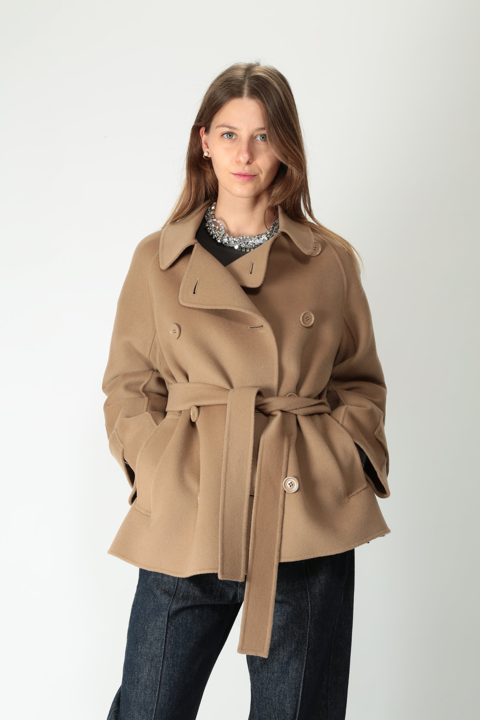 https://admin.shopify.com/store/gulieshop/products/15526145556829#:~:text=https%3A//www.gulieshop.it%20%E2%80%BA%20products%20%E2%80%BA%20s%2Dmaxmara%2Dtrench%2Dcorto%2Din%2Dlana%2Dlouis