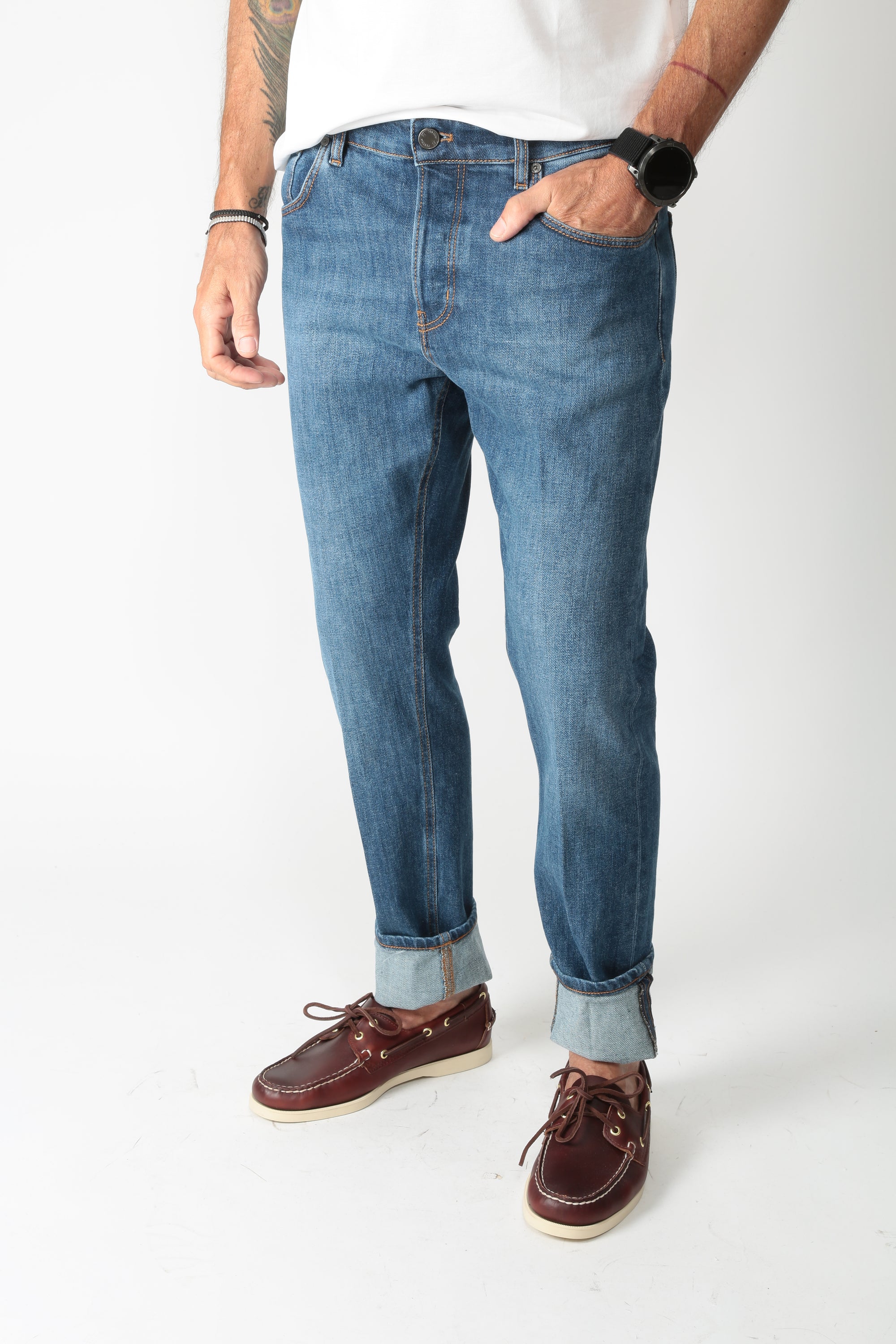https://admin.shopify.com/store/gulieshop/products/16008773206365#:~:text=https%3A//www.gulieshop.it%20%E2%80%BA%20products%20%E2%80%BA%20pt%2Dtorino%2Djeans%2Dloose%2Dfit%2Draggae%2Dc5tp05bo%2Dtx1610