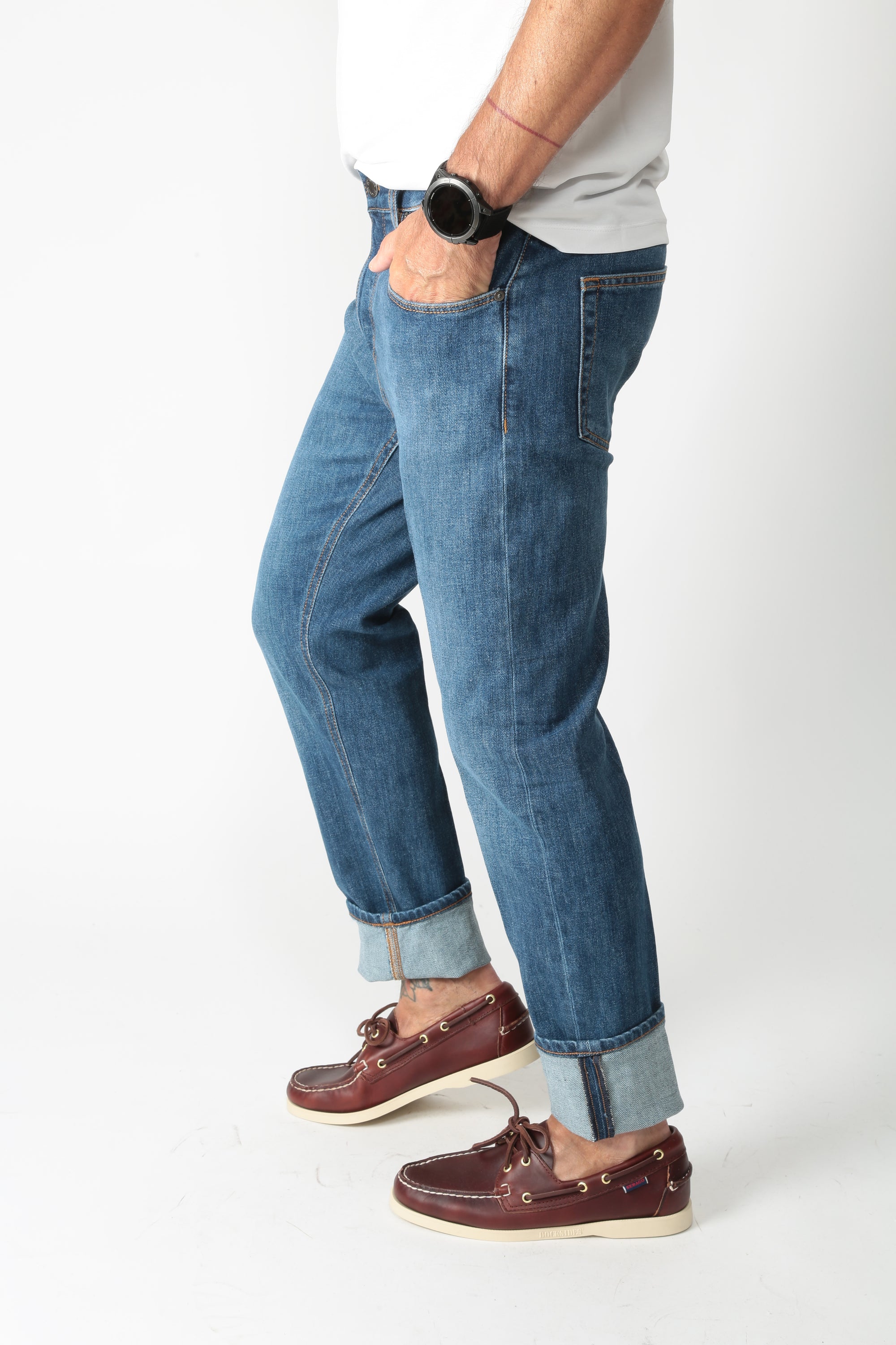 https://admin.shopify.com/store/gulieshop/products/16008773206365#:~:text=https%3A//www.gulieshop.it%20%E2%80%BA%20products%20%E2%80%BA%20pt%2Dtorino%2Djeans%2Dloose%2Dfit%2Draggae%2Dc5tp05bo%2Dtx1610