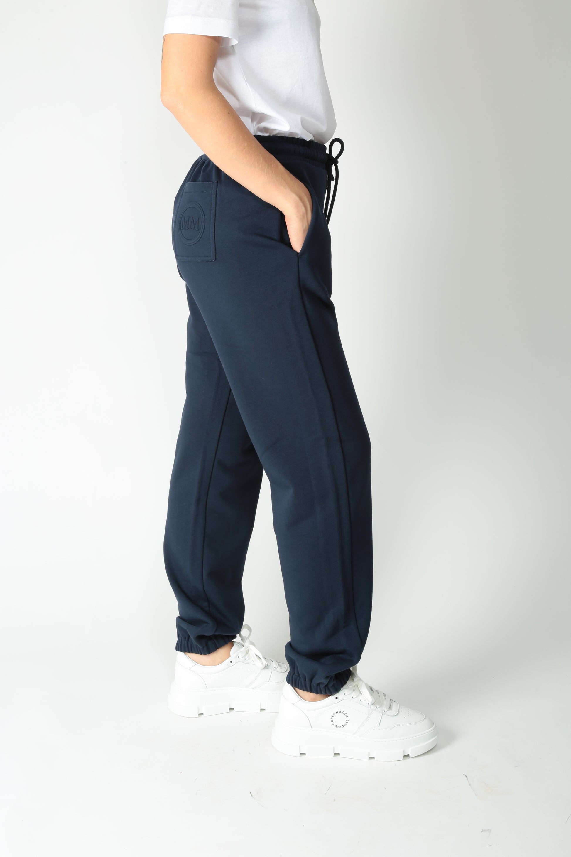 https://admin.shopify.com/store/gulieshop/products/15577928532317#:~:text=https%3A//www.gulieshop.it%20%E2%80%BA%20products%20%E2%80%BA%20maxmara%2Dmm%2Dpantalone%2Djogger%2Dlevico%2D2
