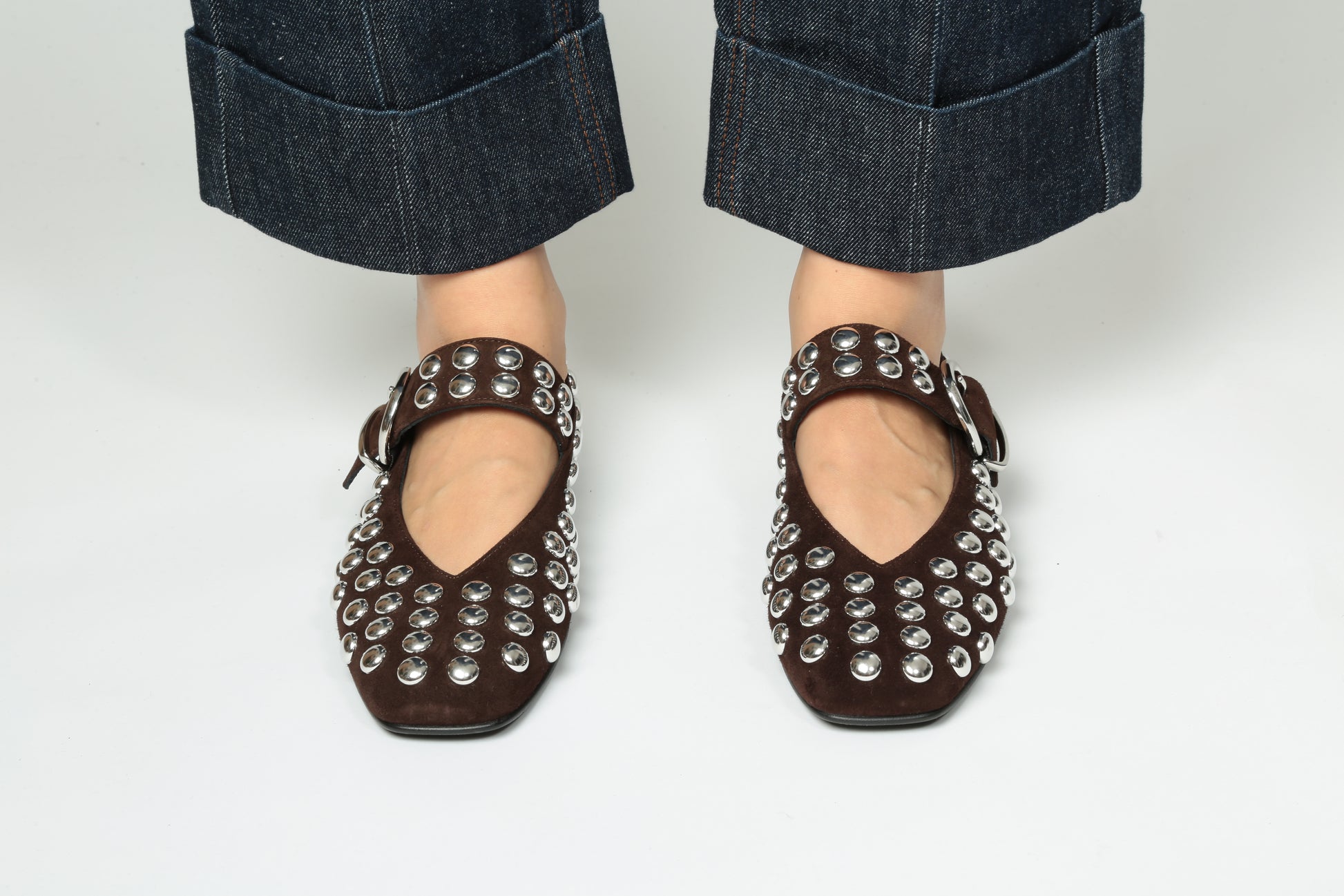 https://admin.shopify.com/store/gulieshop/products/15577923715421#:~:text=https%3A//www.gulieshop.it%20%E2%80%BA%20products%20%E2%80%BA%20l%2Dconti%2Dballerina%2Dcon%2Dborchie%2Dvittoria%2Da5wc54