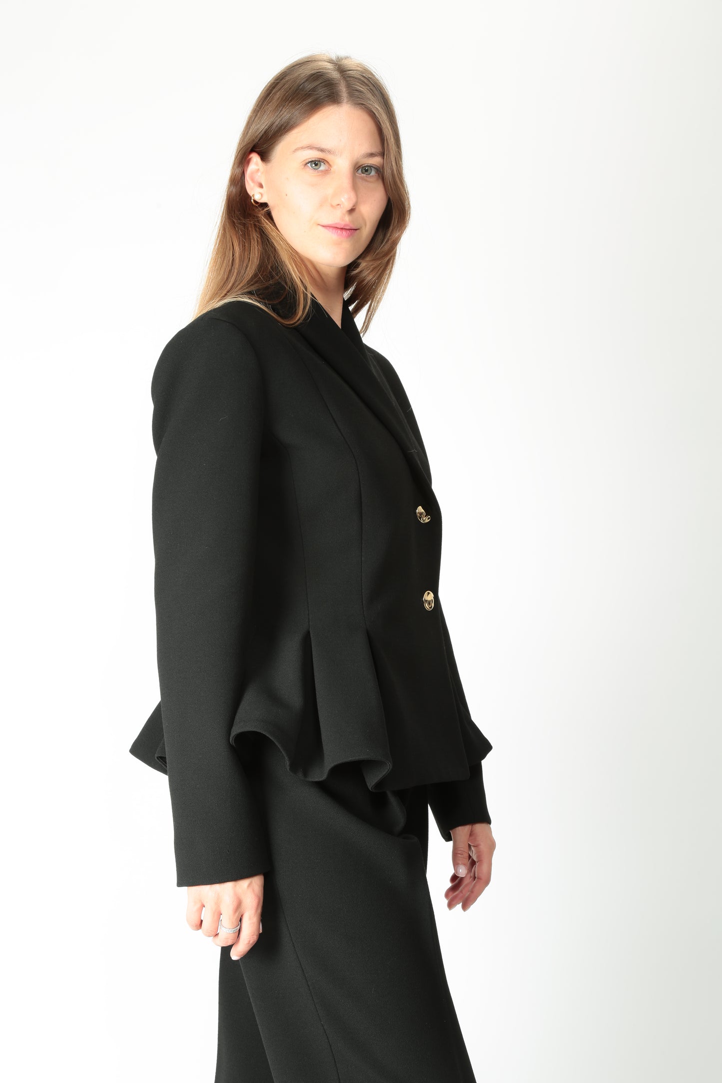 https://admin.shopify.com/store/gulieshop/products/15577923584349#:~:text=https%3A//www.gulieshop.it%20%E2%80%BA%20products%20%E2%80%BA%20l%2Dconti%2Dgiacca%2Din%2Dcrepe%2Djanis%2Dl5wm80