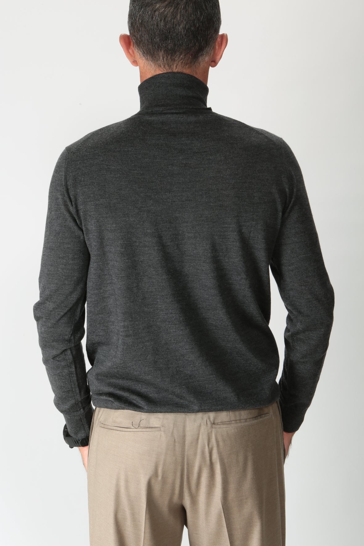 https://admin.shopify.com/store/gulieshop/products/9877532901725#:~:text=https%3A//www.gulieshop.it%20%E2%80%BA%20products%20%E2%80%BA%20jei%2Do%2Dmaglia%2Ddolcevita%2Doversize%2D4317