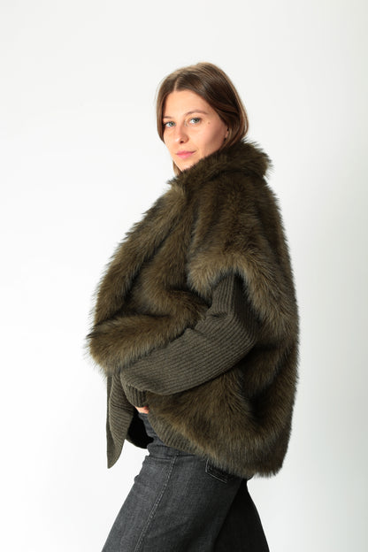 https://admin.shopify.com/store/gulieshop/products/15577923649885#:~:text=https%3A//www.gulieshop.it%20%E2%80%BA%20products%20%E2%80%BA%20l%2Dconti%2Decopelliccia%2Dsmanicata%2Dalyn%2Dl5ww28