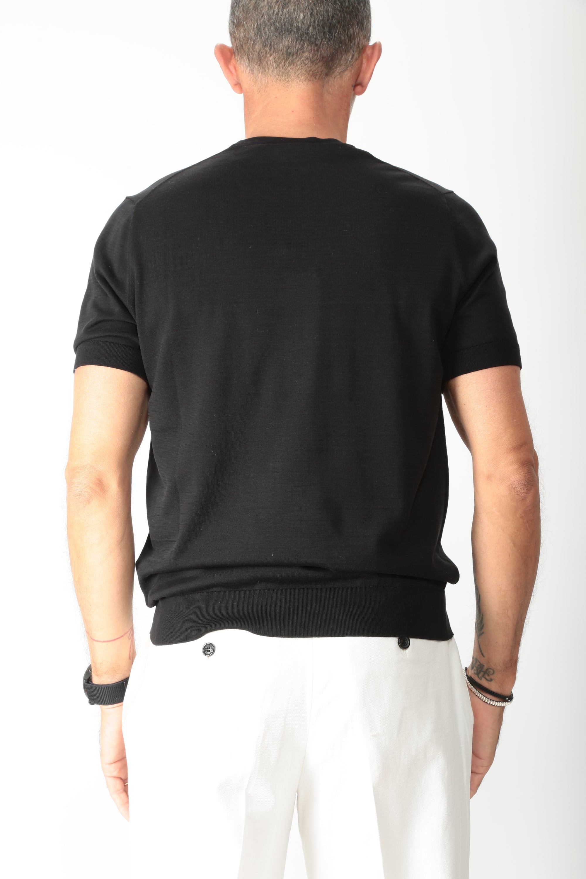 https://admin.shopify.com/store/gulieshop/products/16012875956573#:~:text=https%3A//www.gulieshop.it%20%E2%80%BA%20products%20%E2%80%BA%20diktat%2Dt%2Dshirt%2Din%2Dfilo%2Ddk17%2D38