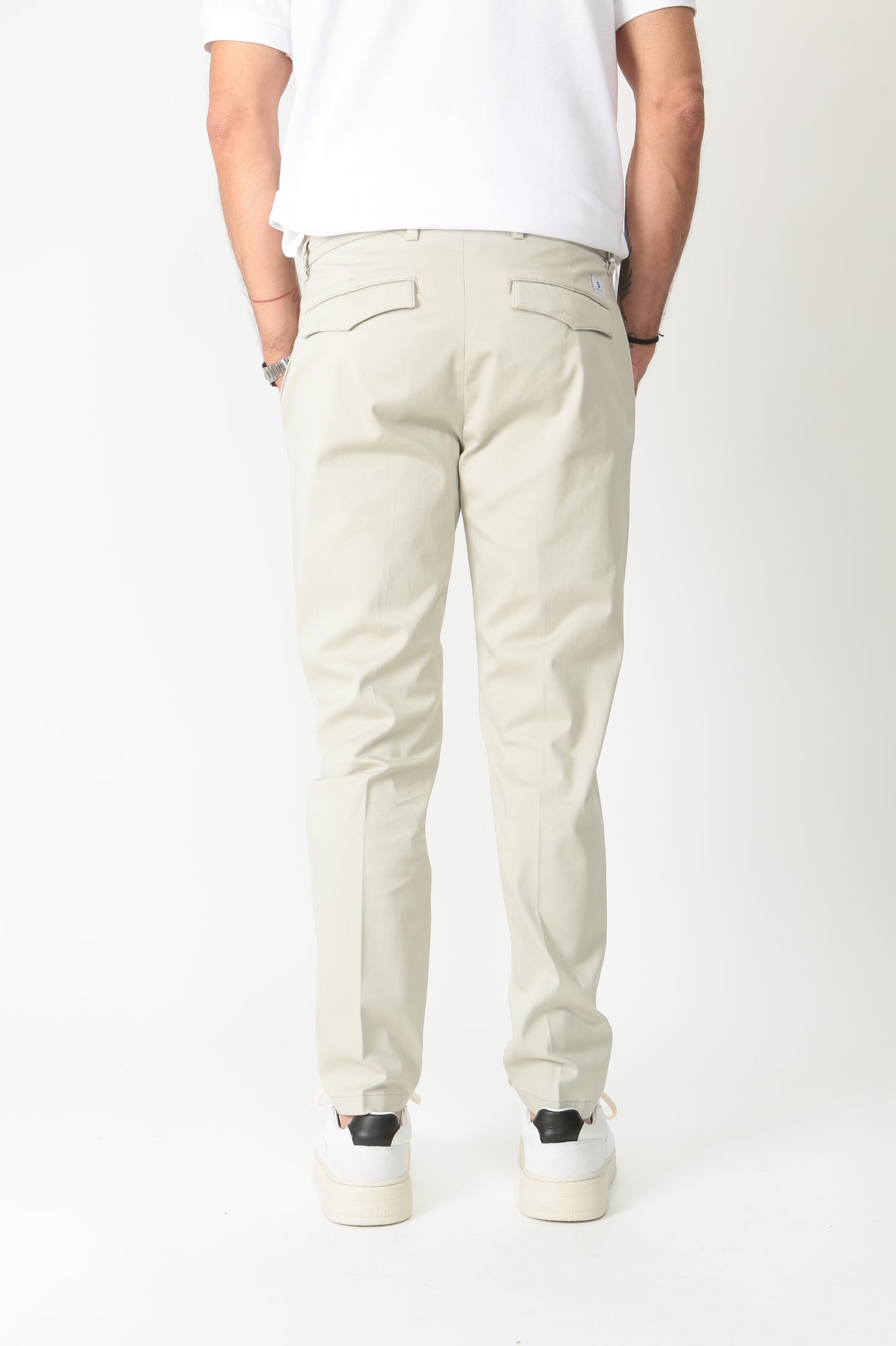 https://admin.shopify.com/store/gulieshop/products/8970765861213#:~:text=Invia-,Department%205%20Pantalone%20prince%20chinos%20UP005482TS0050184004,-Contenuto%20multimediale%201