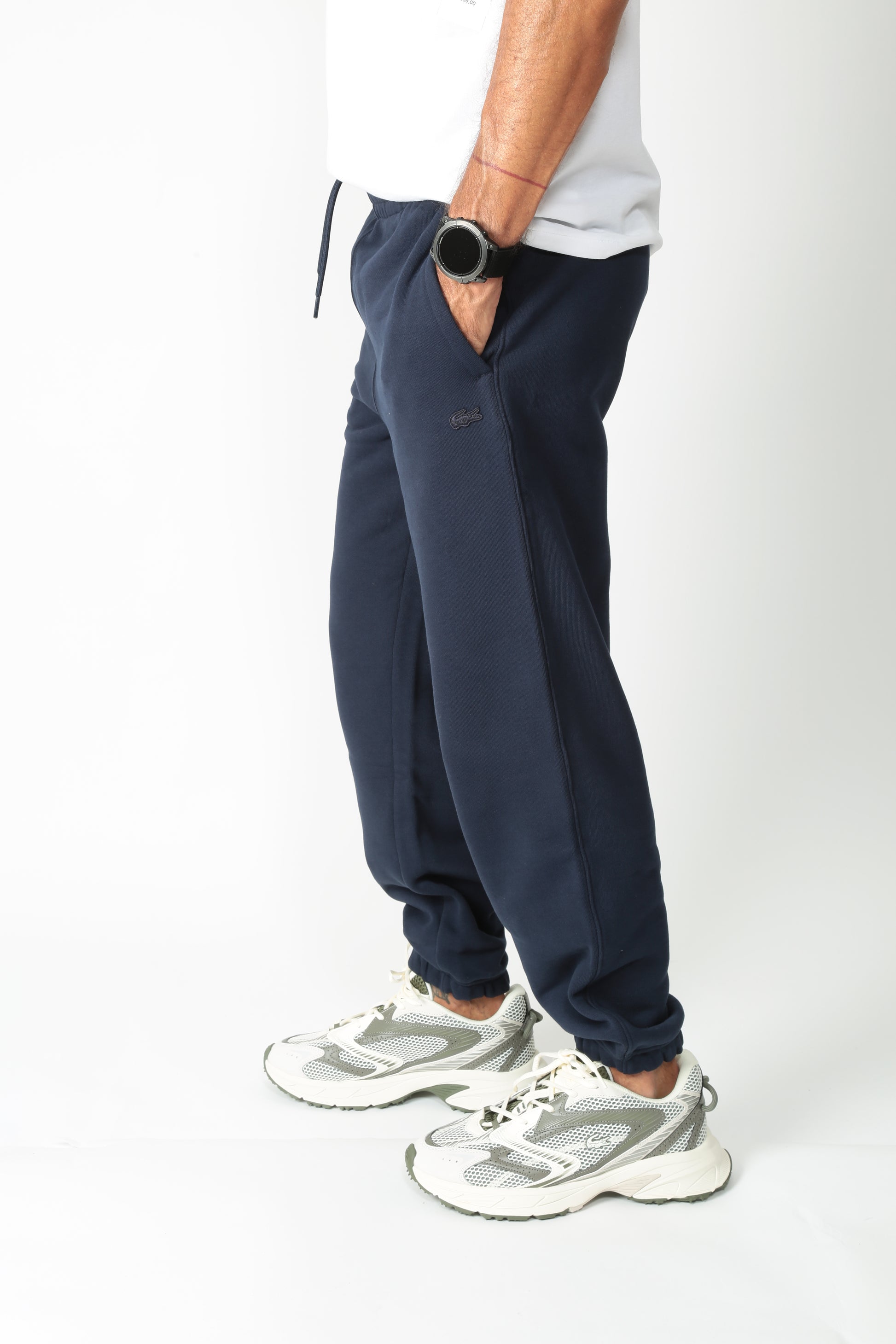 https://admin.shopify.com/store/gulieshop/products/15611808973149#:~:text=https%3A//www.gulieshop.it%20%E2%80%BA%20products%20%E2%80%BA%20lacoste%2Dpantalone%2Djogger%2Dxh7760%2D4