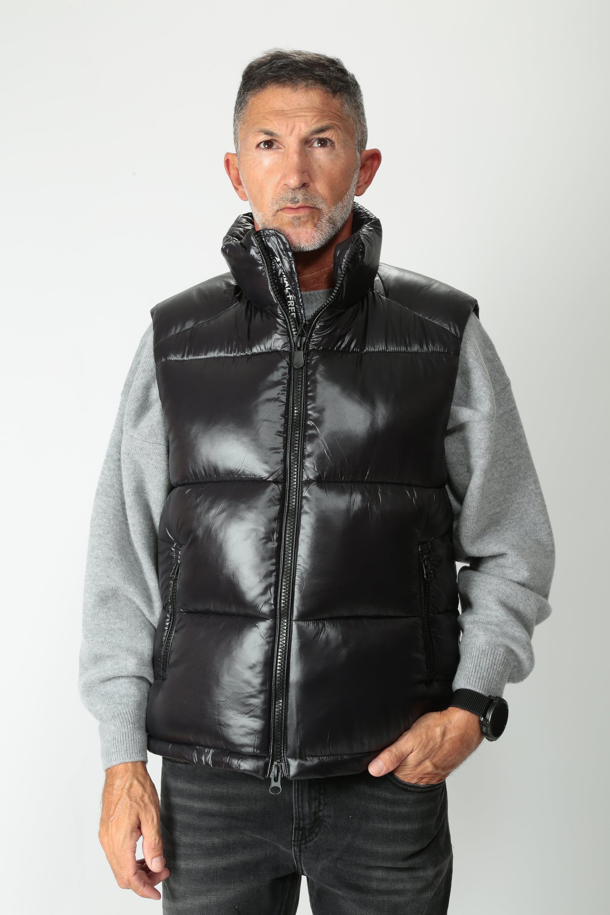 https://admin.shopify.com/store/gulieshop/products/15609271124317#:~:text=https%3A//www.gulieshop.it%20%E2%80%BA%20products%20%E2%80%BA%20save%2Dthe%2Ddukc%2Dpiumino%2Dsmanicato%2Dailantus%2Dlove21d81382u