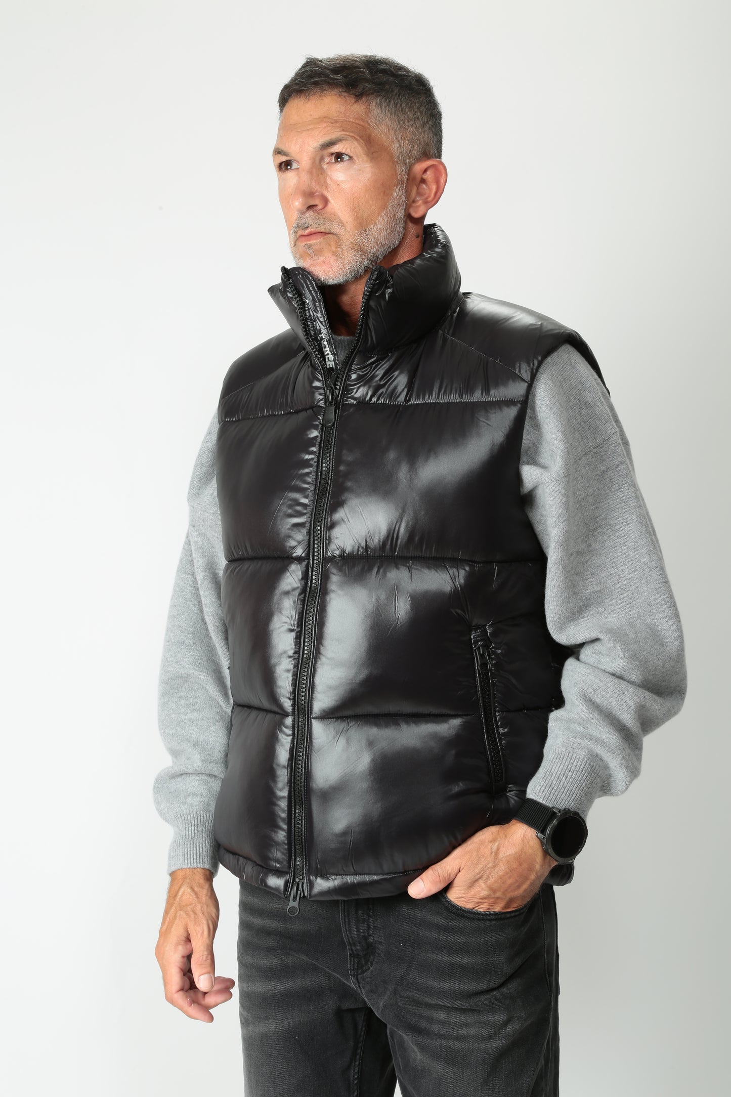 https://admin.shopify.com/store/gulieshop/products/15609271124317#:~:text=https%3A//www.gulieshop.it%20%E2%80%BA%20products%20%E2%80%BA%20save%2Dthe%2Ddukc%2Dpiumino%2Dsmanicato%2Dailantus%2Dlove21d81382u
