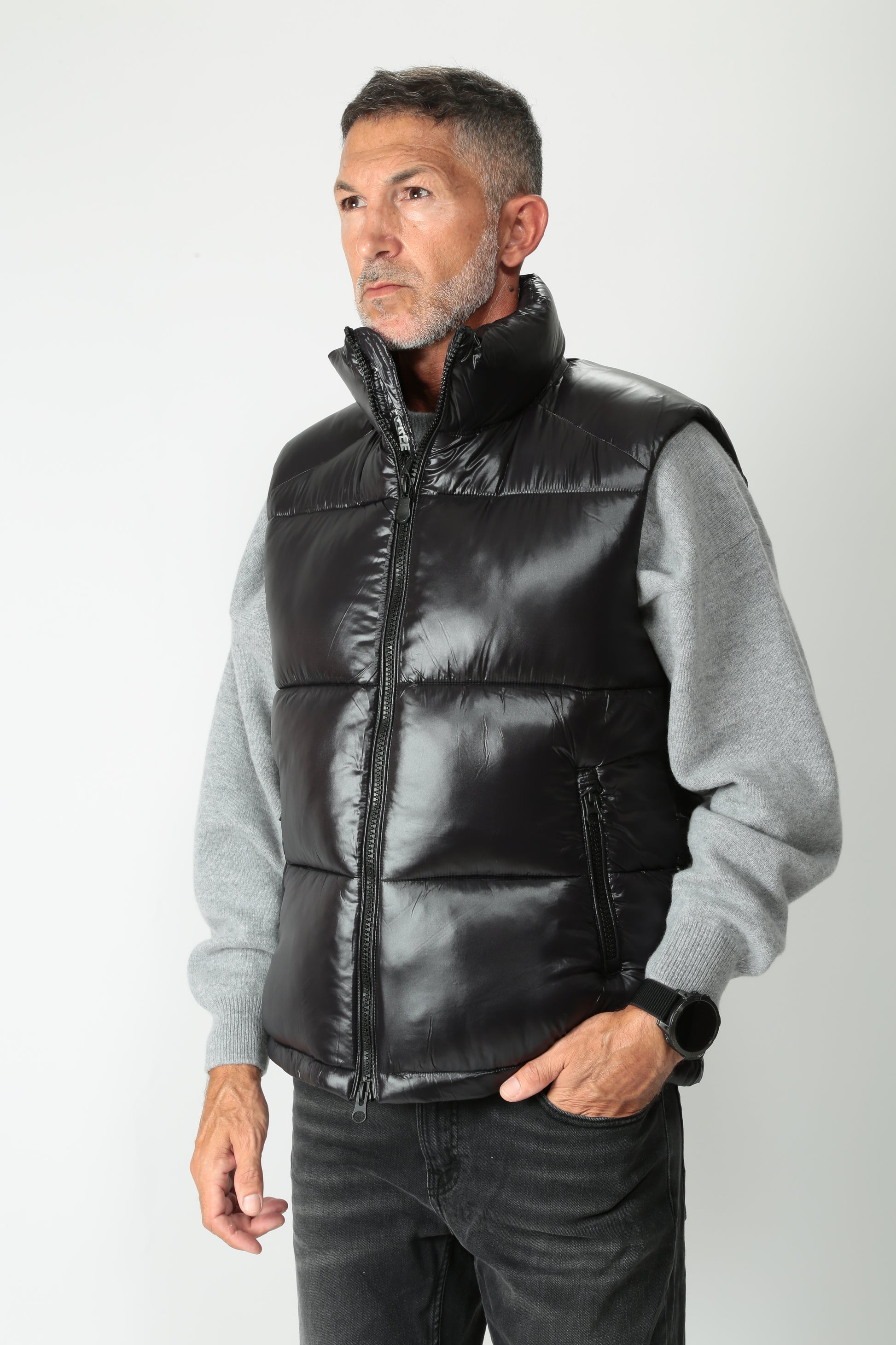https://admin.shopify.com/store/gulieshop/products/15609271124317#:~:text=https%3A//www.gulieshop.it%20%E2%80%BA%20products%20%E2%80%BA%20save%2Dthe%2Ddukc%2Dpiumino%2Dsmanicato%2Dailantus%2Dlove21d81382u