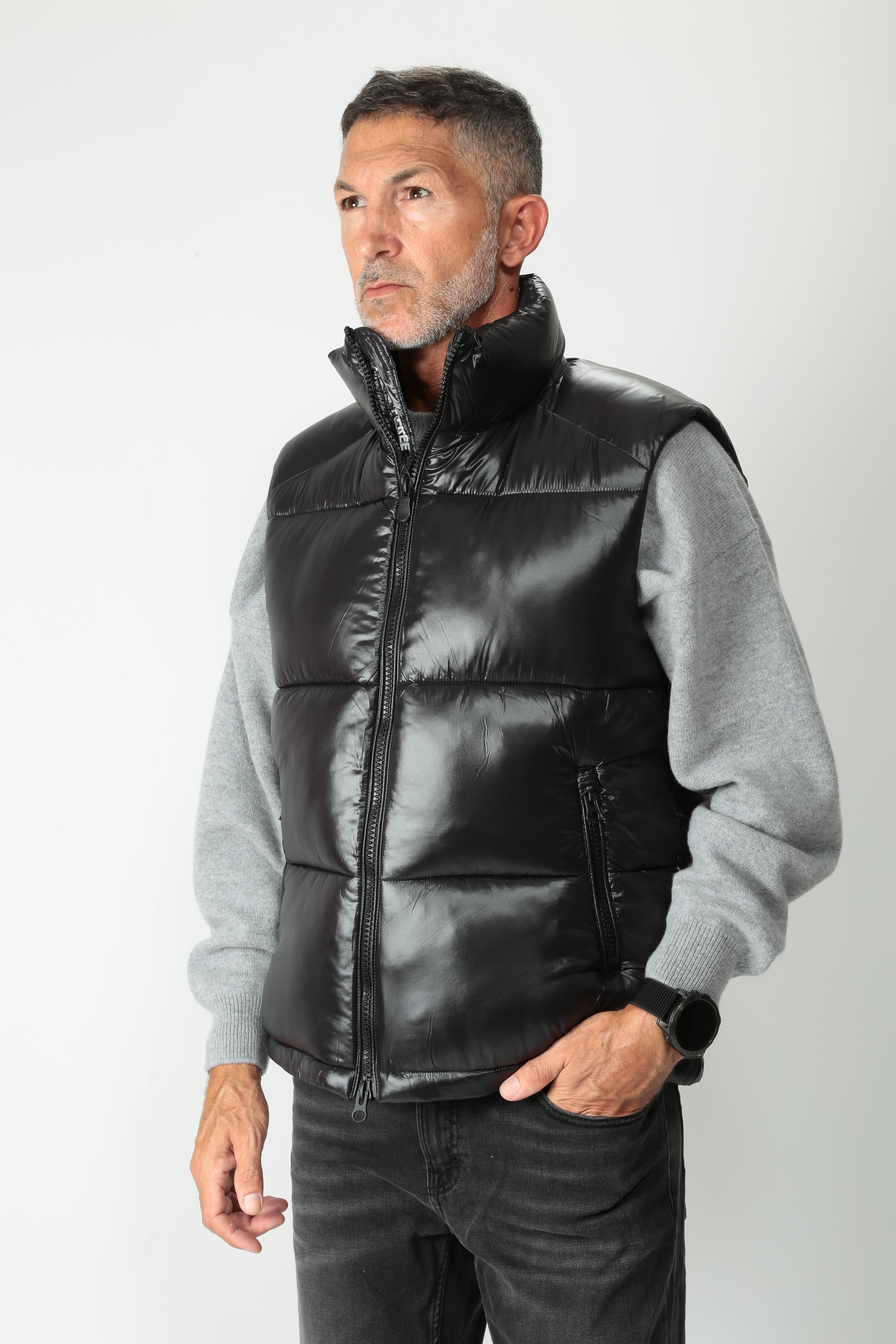 https://admin.shopify.com/store/gulieshop/products/15609271124317#:~:text=https%3A//www.gulieshop.it%20%E2%80%BA%20products%20%E2%80%BA%20save%2Dthe%2Ddukc%2Dpiumino%2Dsmanicato%2Dailantus%2Dlove21d81382u