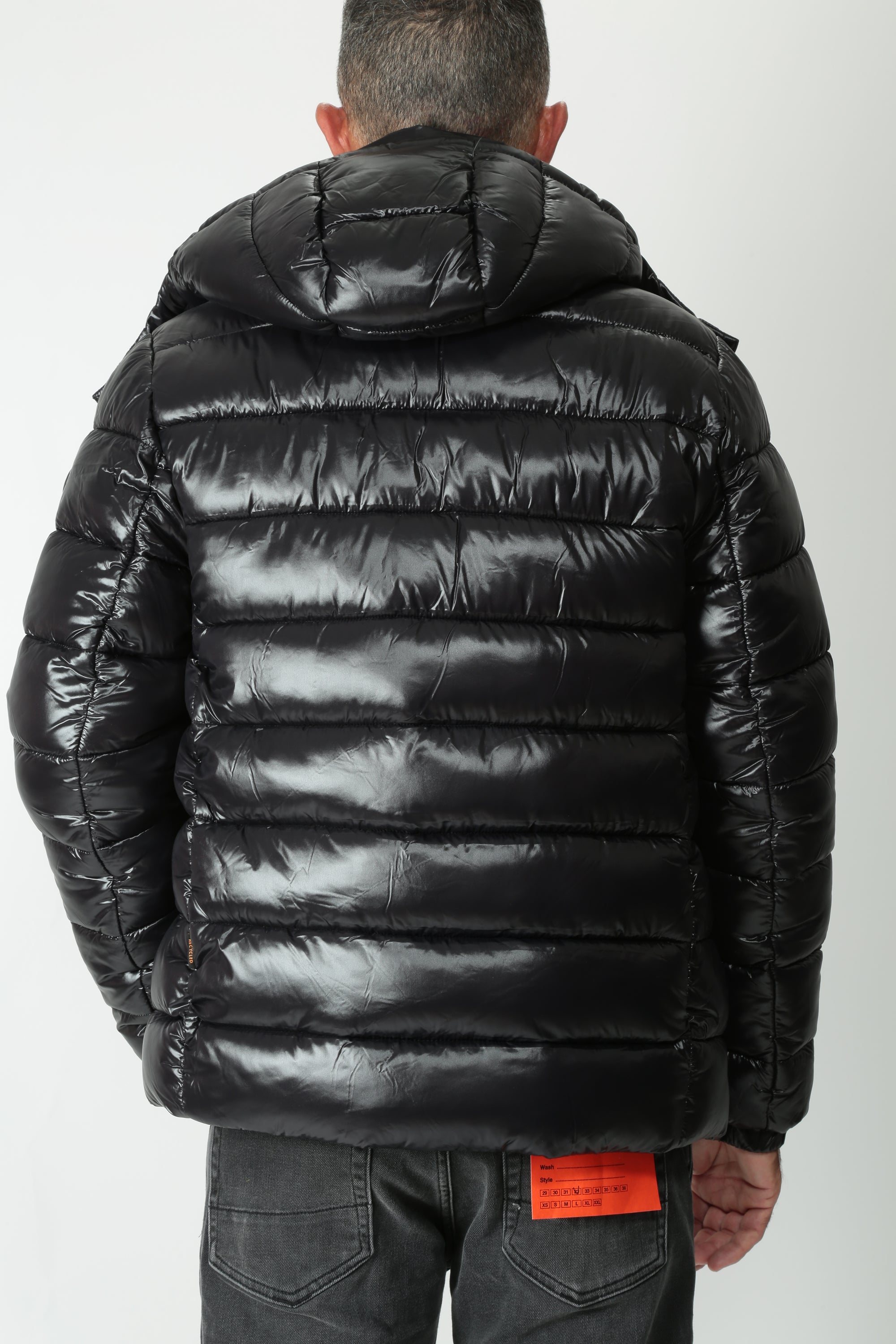 https://admin.shopify.com/store/gulieshop/products/15609271026013#:~:text=https%3A//www.gulieshop.it%20%E2%80%BA%20products%20%E2%80%BA%20save%2Dthe%2Dduck%2Dpiumino%2Dcorto%2Dflorian%2Dlove21%2Dd31653m