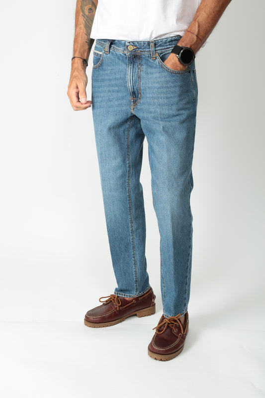 https://admin.shopify.com/store/gulieshop/products/15613292249437#:~:text=https%3A//www.gulieshop.it%20%E2%80%BA%20products%20%E2%80%BA%20briglia%2Djeans%2Dcarrot%2Dfit%2Dvarenne%2D400144%2D681