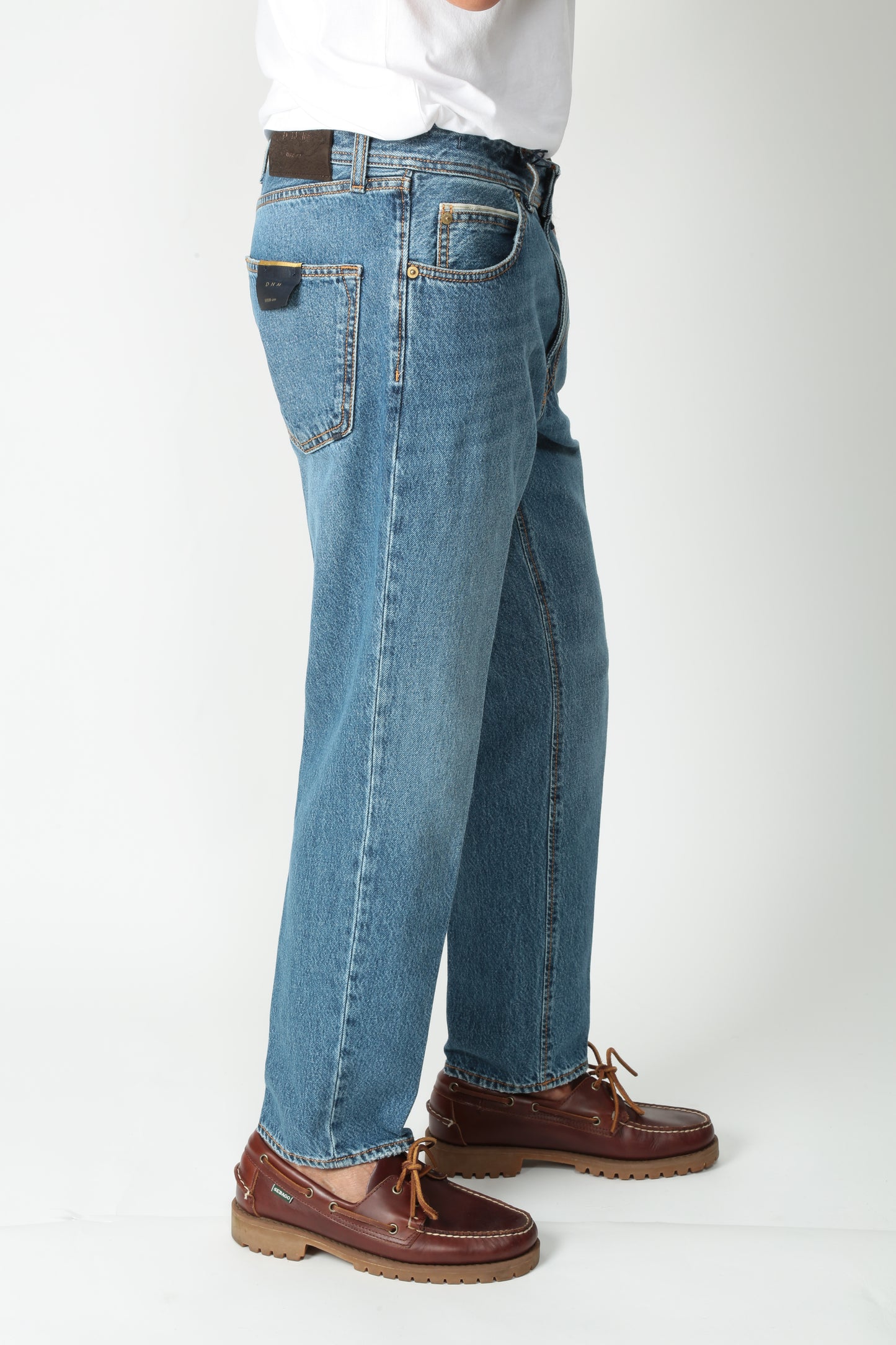 https://admin.shopify.com/store/gulieshop/products/15613292249437#:~:text=https%3A//www.gulieshop.it%20%E2%80%BA%20products%20%E2%80%BA%20briglia%2Djeans%2Dcarrot%2Dfit%2Dvarenne%2D400144%2D681